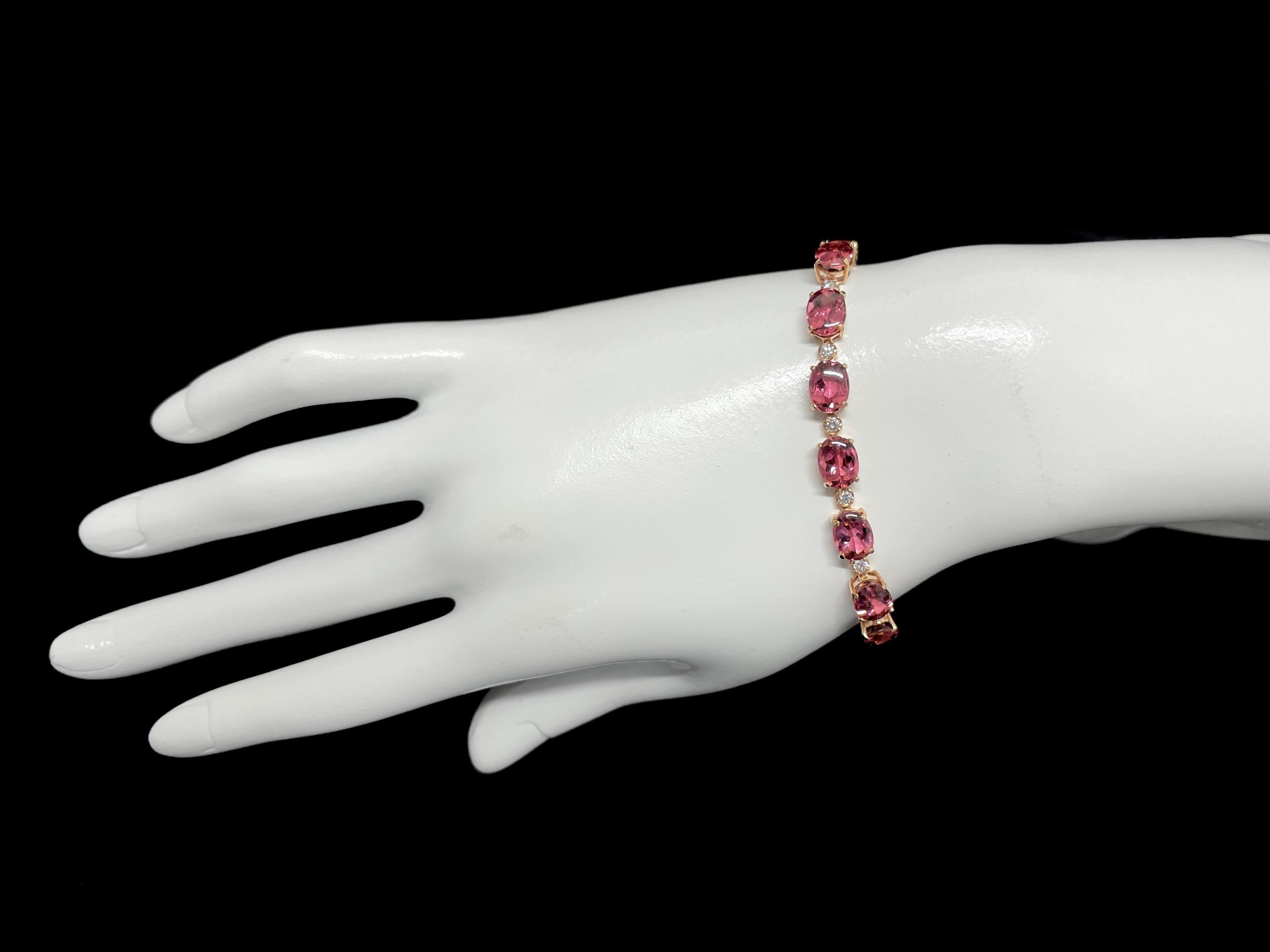 Cabochon 20.80 Carats Natural Pink Tourmaline and Diamond Bracelet Set in 18K Rose Gold