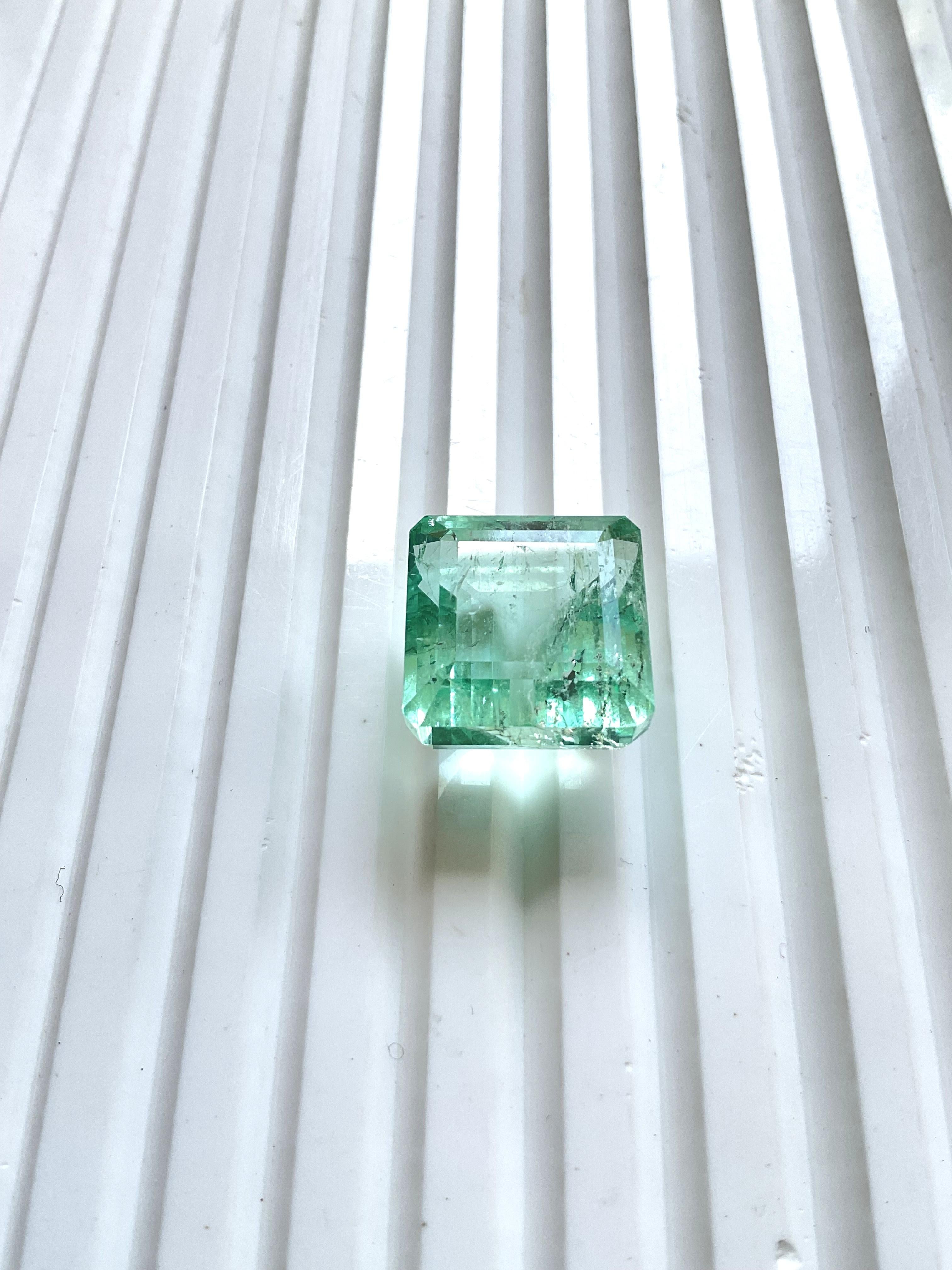 Art Deco 20.82 Carat Russian Emerald Cushion Cut for Fine Jewelry Natural emerald Gem For Sale