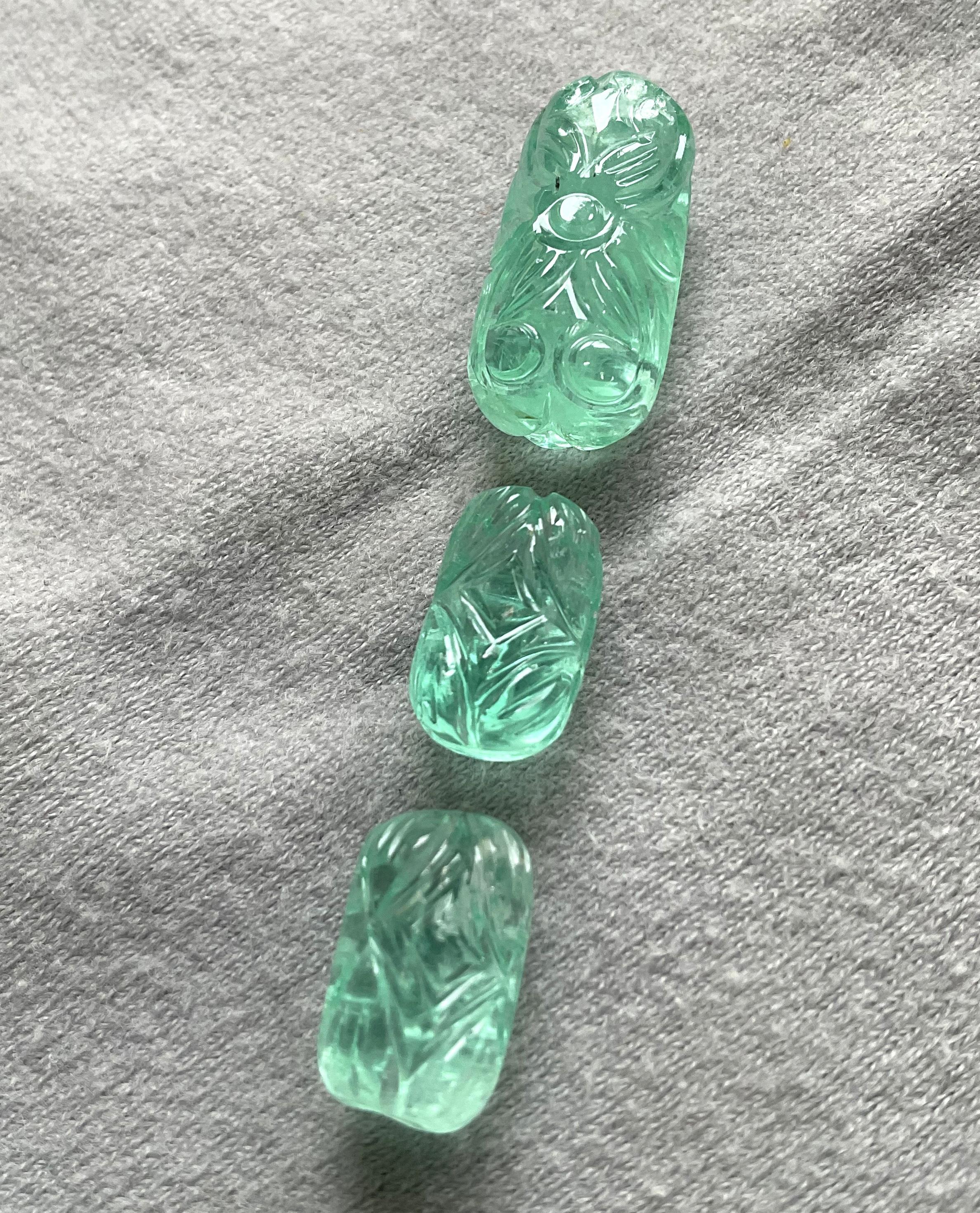 39.93 Carats Russian Emerald Carved 3 Pieces Layout For Jewelry Natural Gemstone In New Condition For Sale In Jaipur, RJ