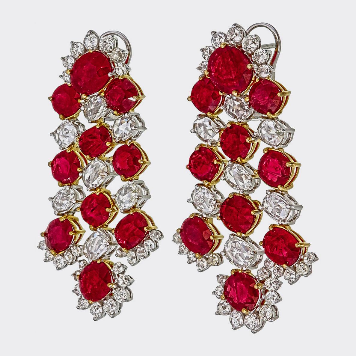 Moderne Boucles d'oreilles en or blanc 18 carats avec rubis et diamants de 20,87 carats (Burma No Heat) en vente