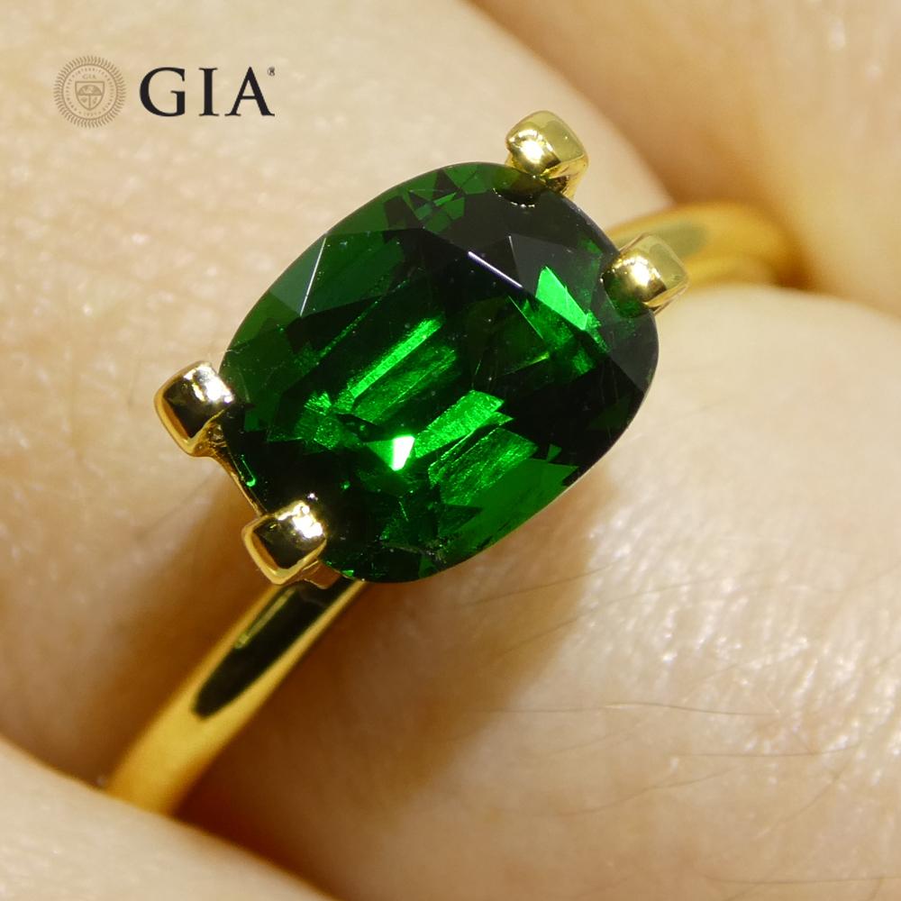 Taille brillant 2.08ct Cushion Green Tsavorite Garnet GIA Certified en vente
