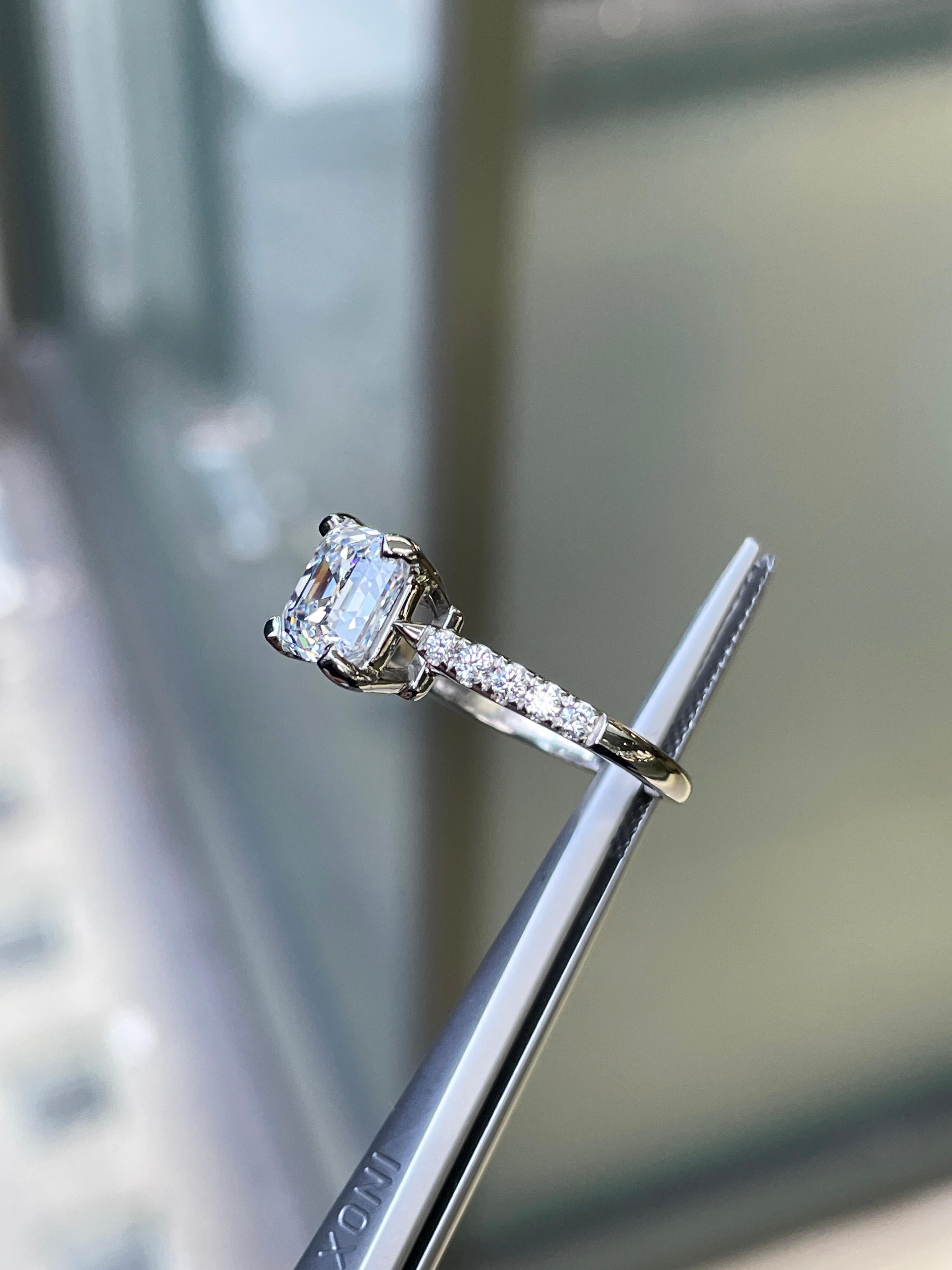 Women's 2.08ct H VVS1 Square Emerald Cut Diamond Platinum Engagement Ring For Sale
