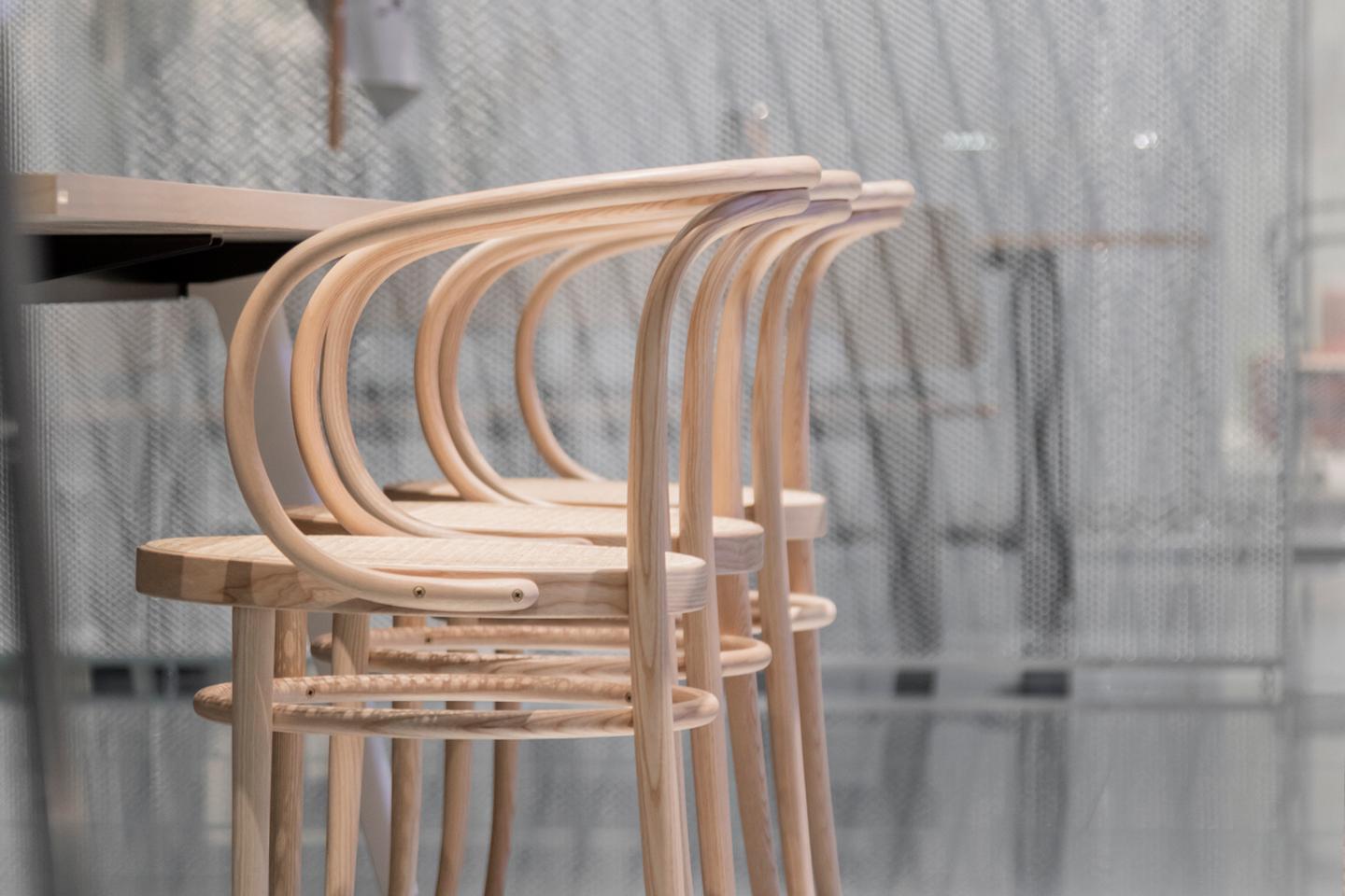 Personalizable 209 Silla de madera curvada de Gebrüder T, 1819 en venta 5