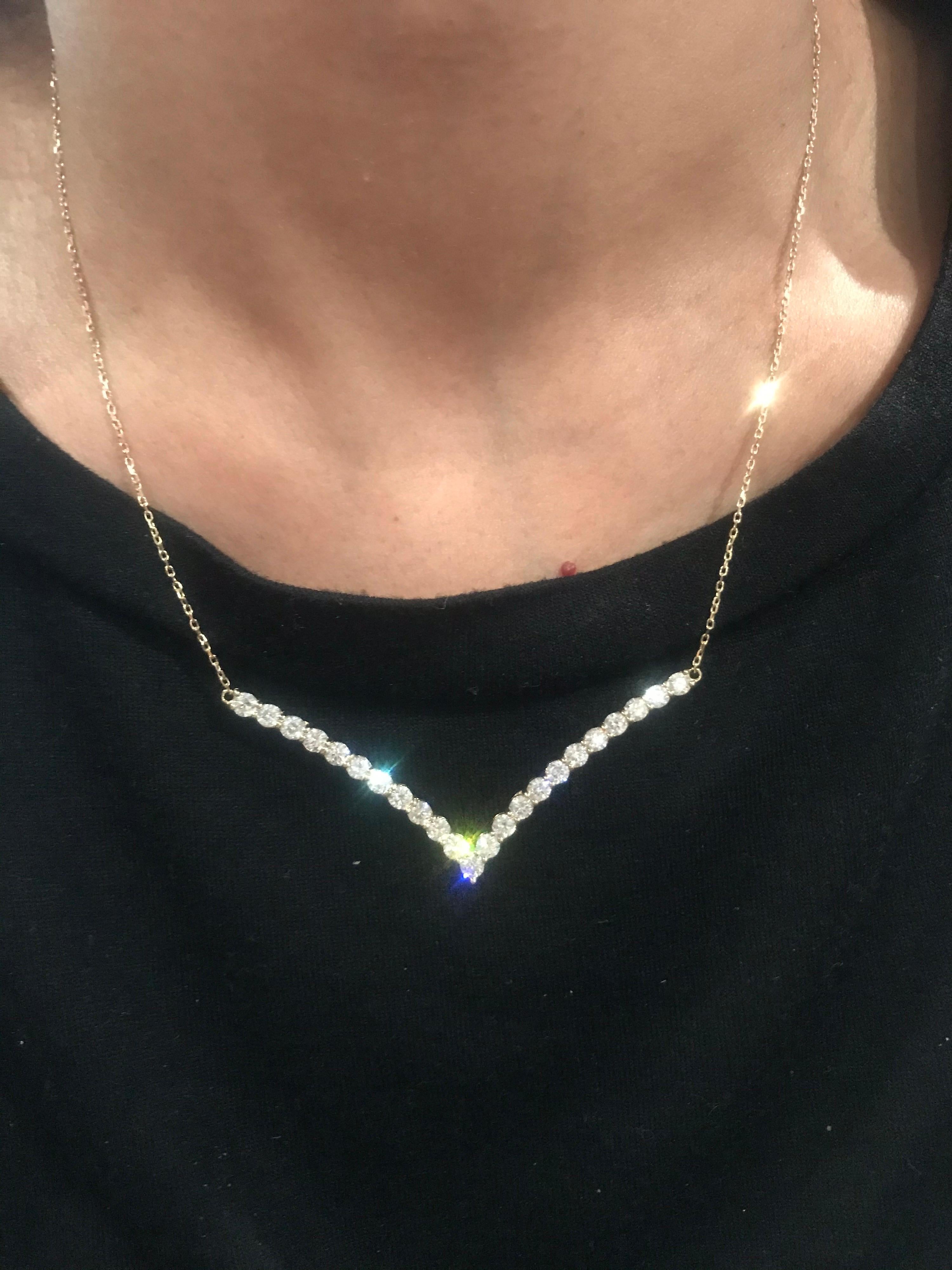 Women's 2.09 Carat Diamond Yellow Gold Chain Necklace For Sale