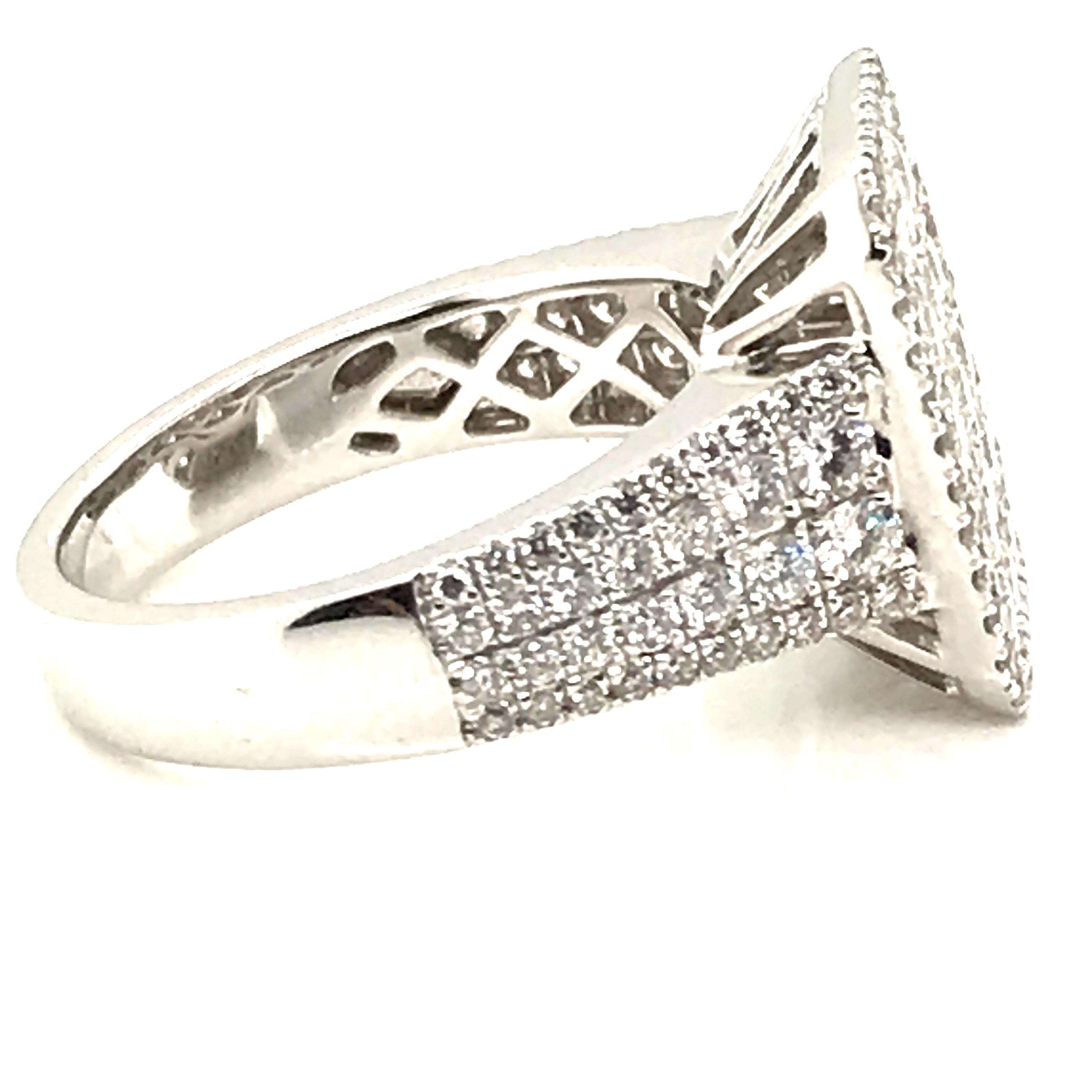 2.09 Carat Facet White Diamond Ring with 18 Karat White Gold In New Condition For Sale In New York, NY