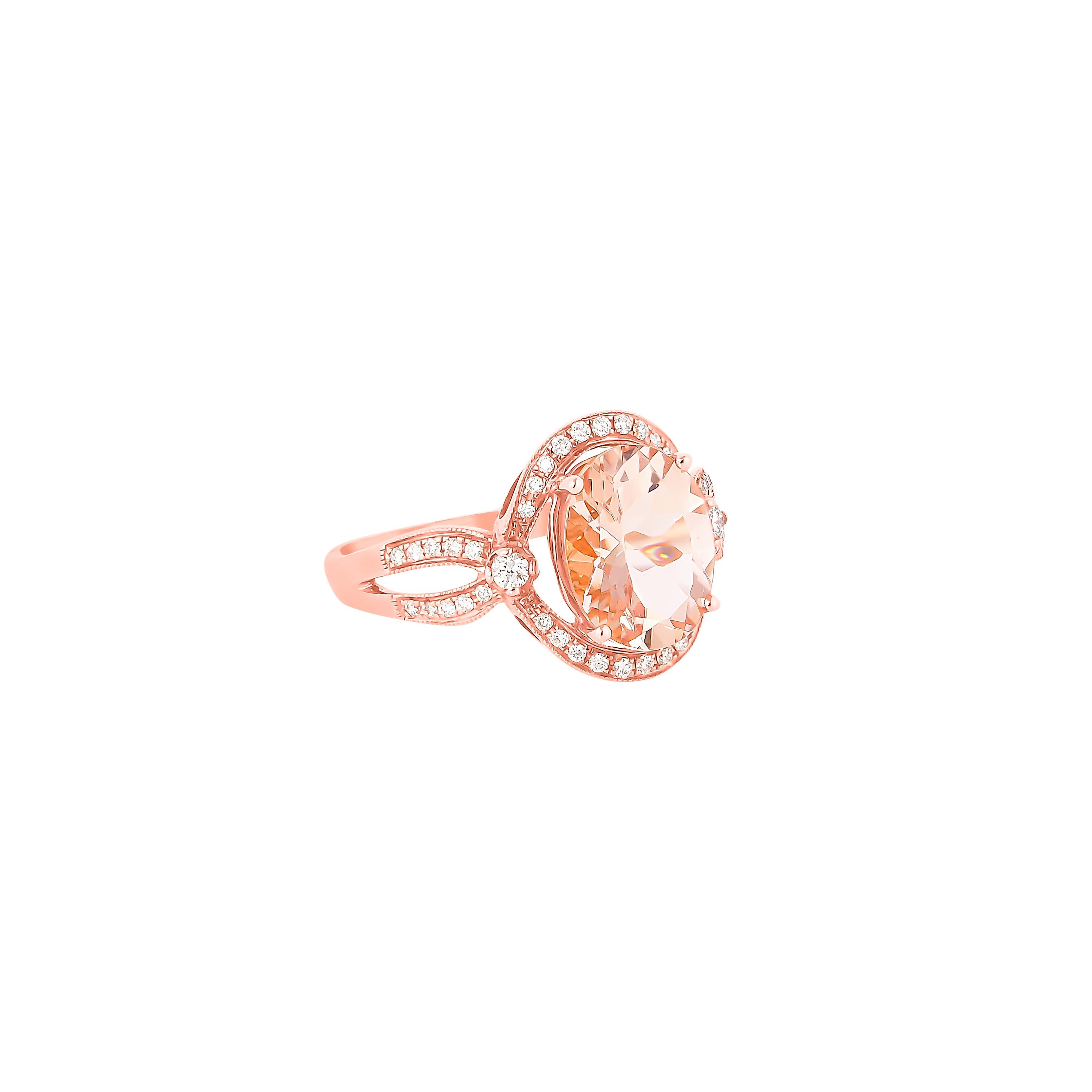 Contemporary 2.09 Carat Morganite and Diamond Ring in 18 Karat Rose Gold For Sale