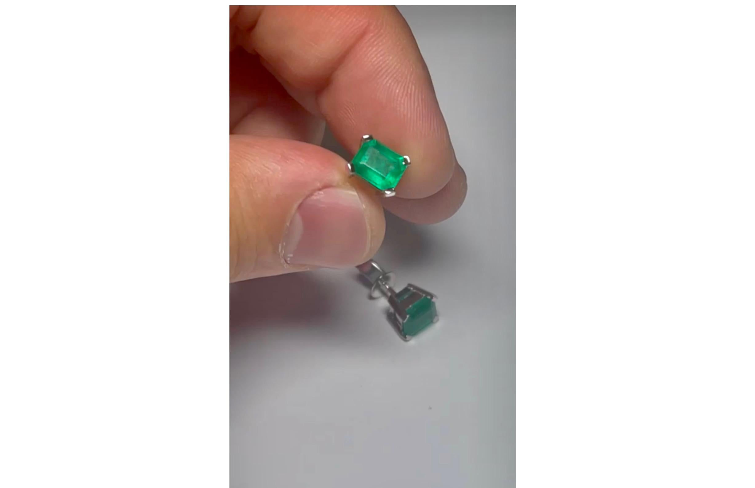 Emeralds Maravellous 2.09 Carat Fine Colombian Emerald Stud Earrings 18K For Sale 5