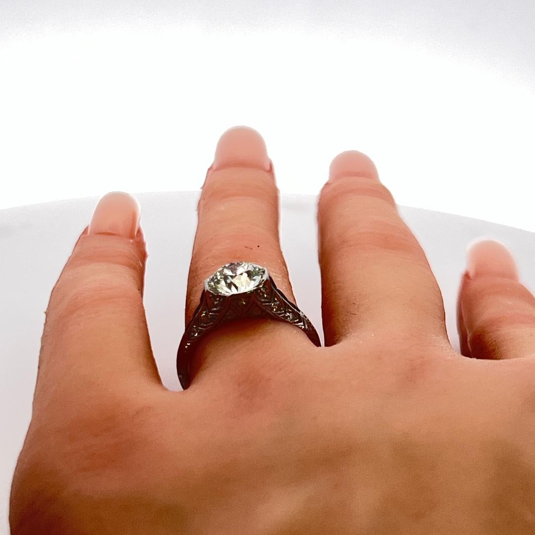 2.09 Carat Old European Cut M SI1 Diamond Platinum Art Deco Ring (bague art déco en platine) en vente 3
