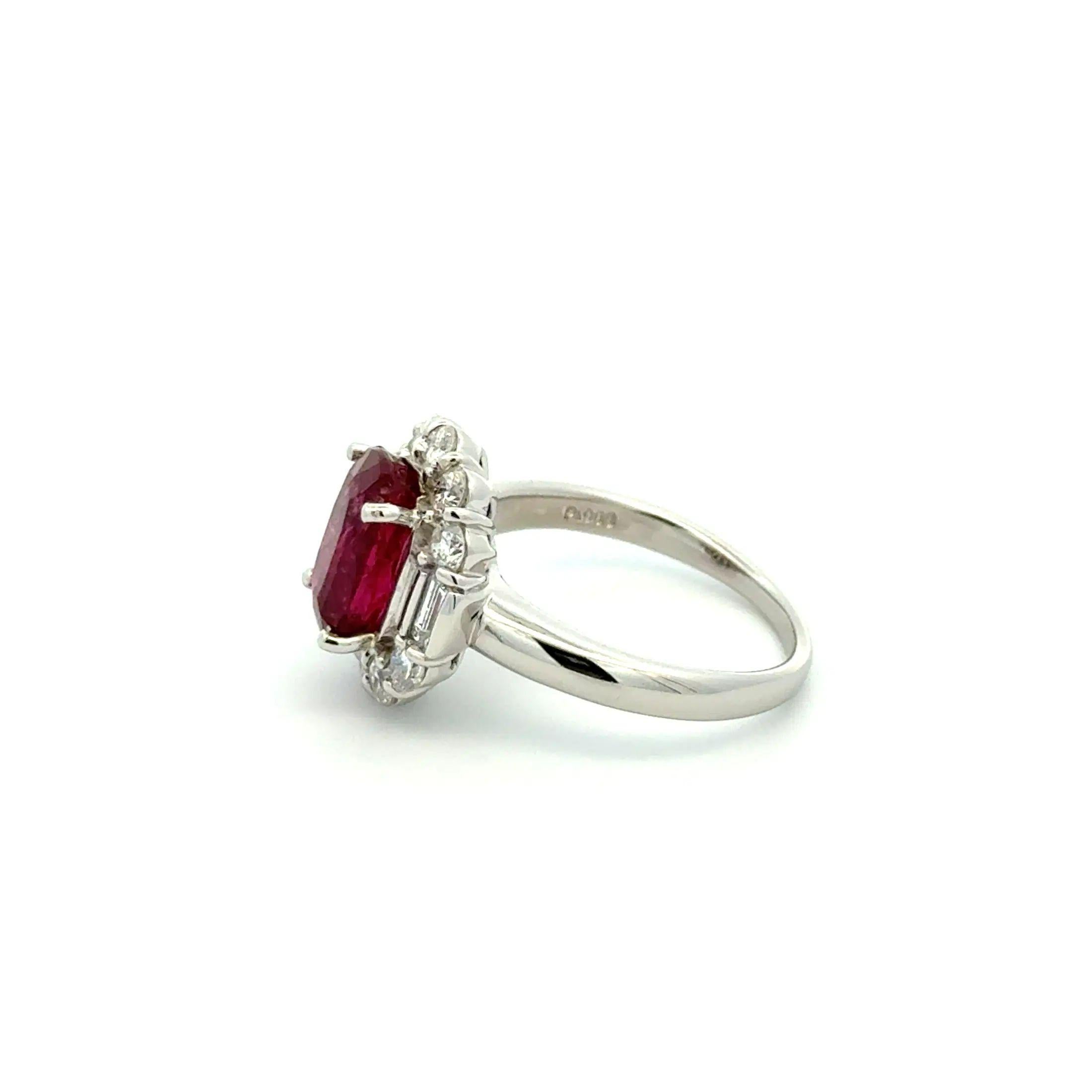 2.09 Carat Rubelite Tourmaline and Diamond Platinum Vintage Cocktail Ring In Excellent Condition For Sale In Montreal, QC