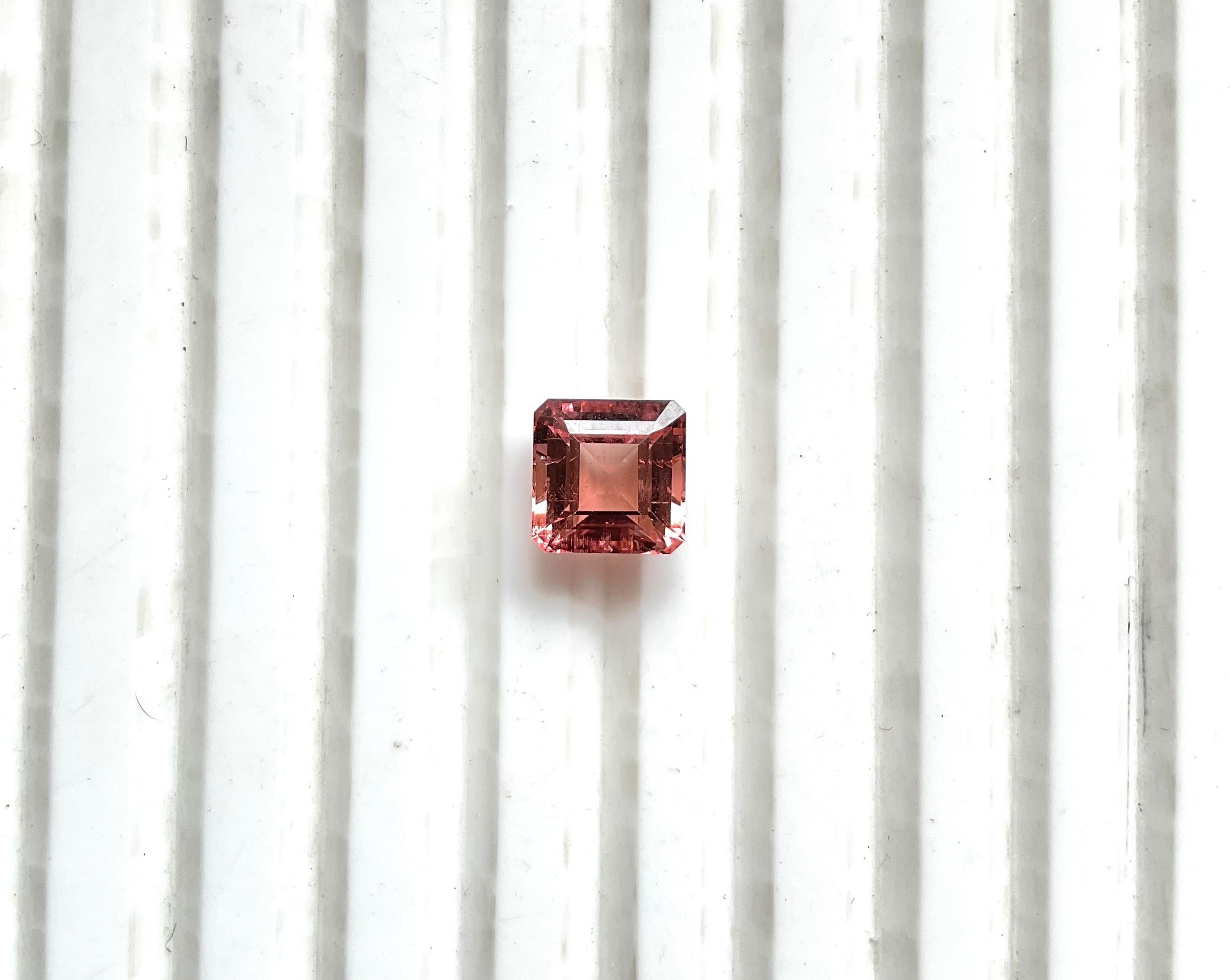 Pierre octogonale taille facettée rose pêche de 2,09 carats de qualité naturelle Neuf - En vente à Jaipur, RJ