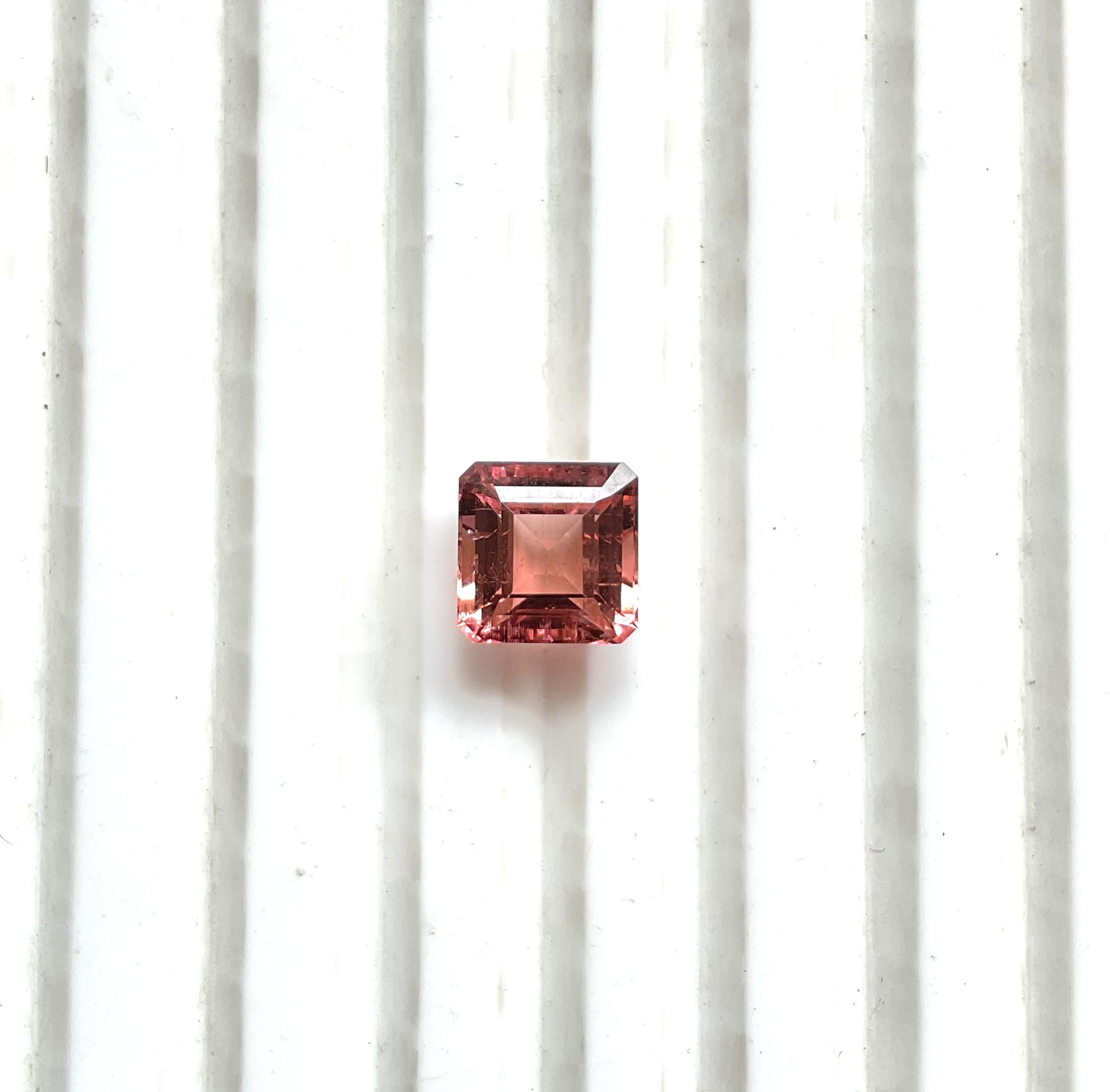 Pierre octogonale taille facettée rose pêche de 2,09 carats de qualité naturelle Unisexe en vente