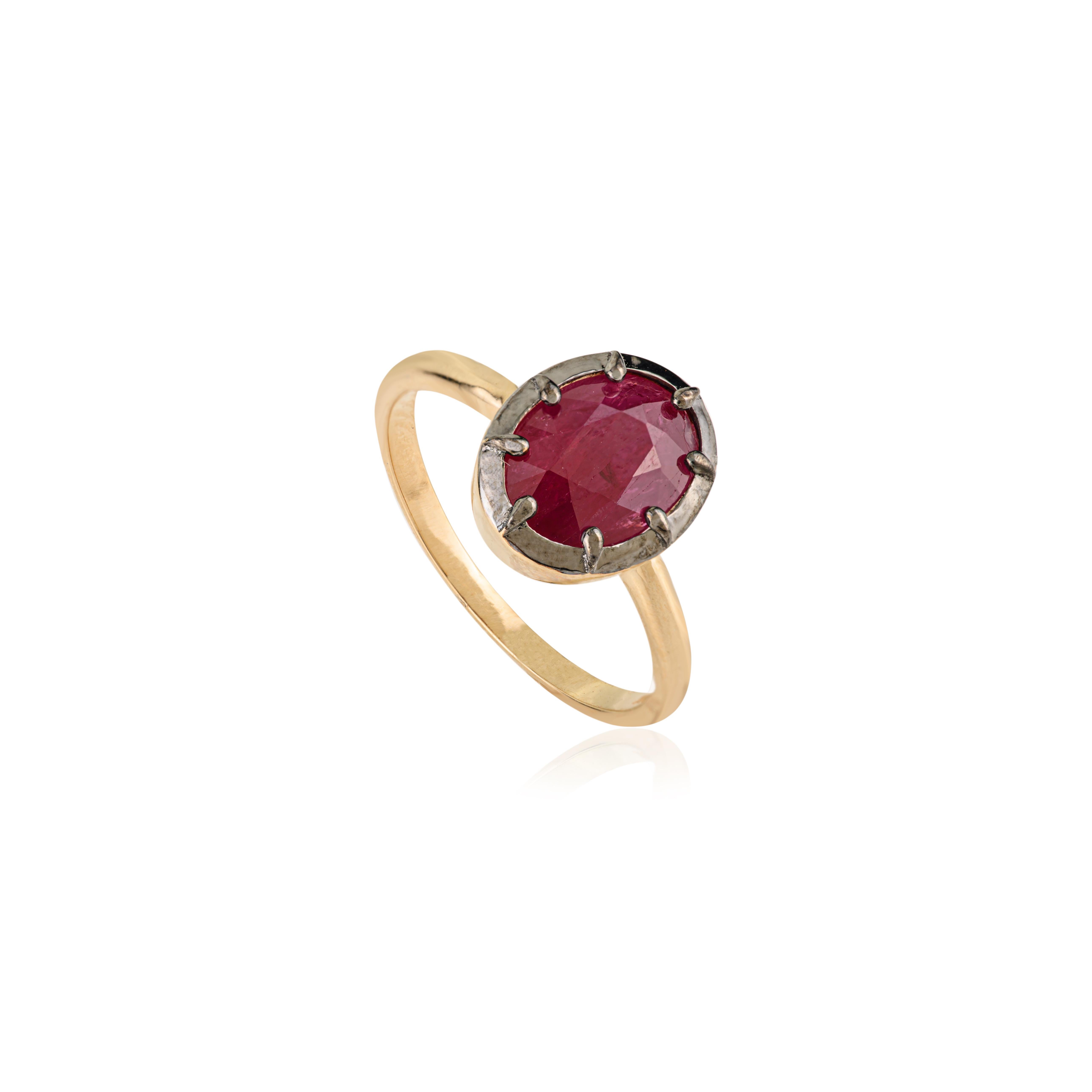 Im Angebot: 2.09 Ct Oval Cut Red Ruby Solitär Ring in 18K Gelbgold mit schwarzem Rhodium () 3