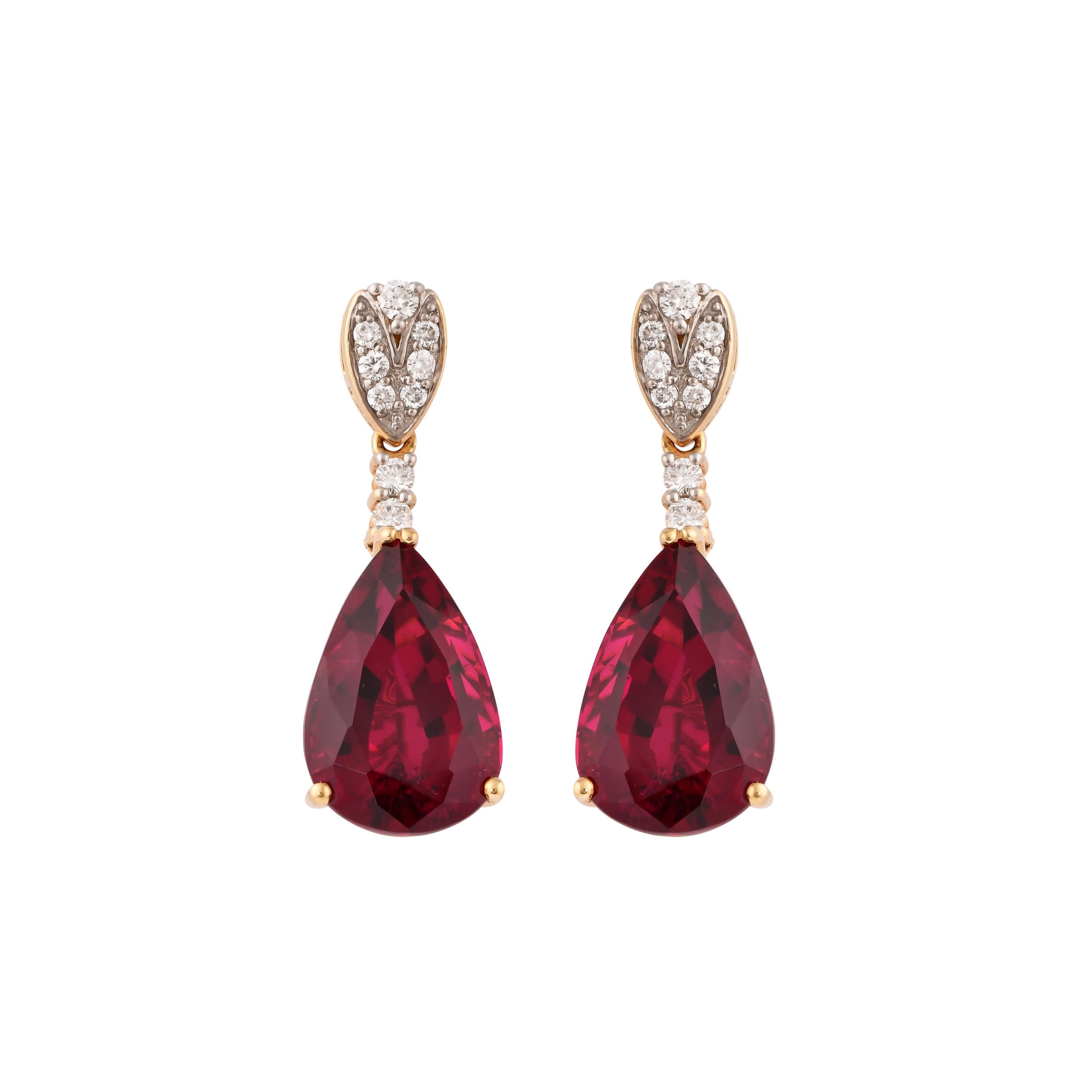 Contemporary 20.94 Carat Rubellite Tourmaline Earring with Diamond in 18 Karat Yellow Gold For Sale