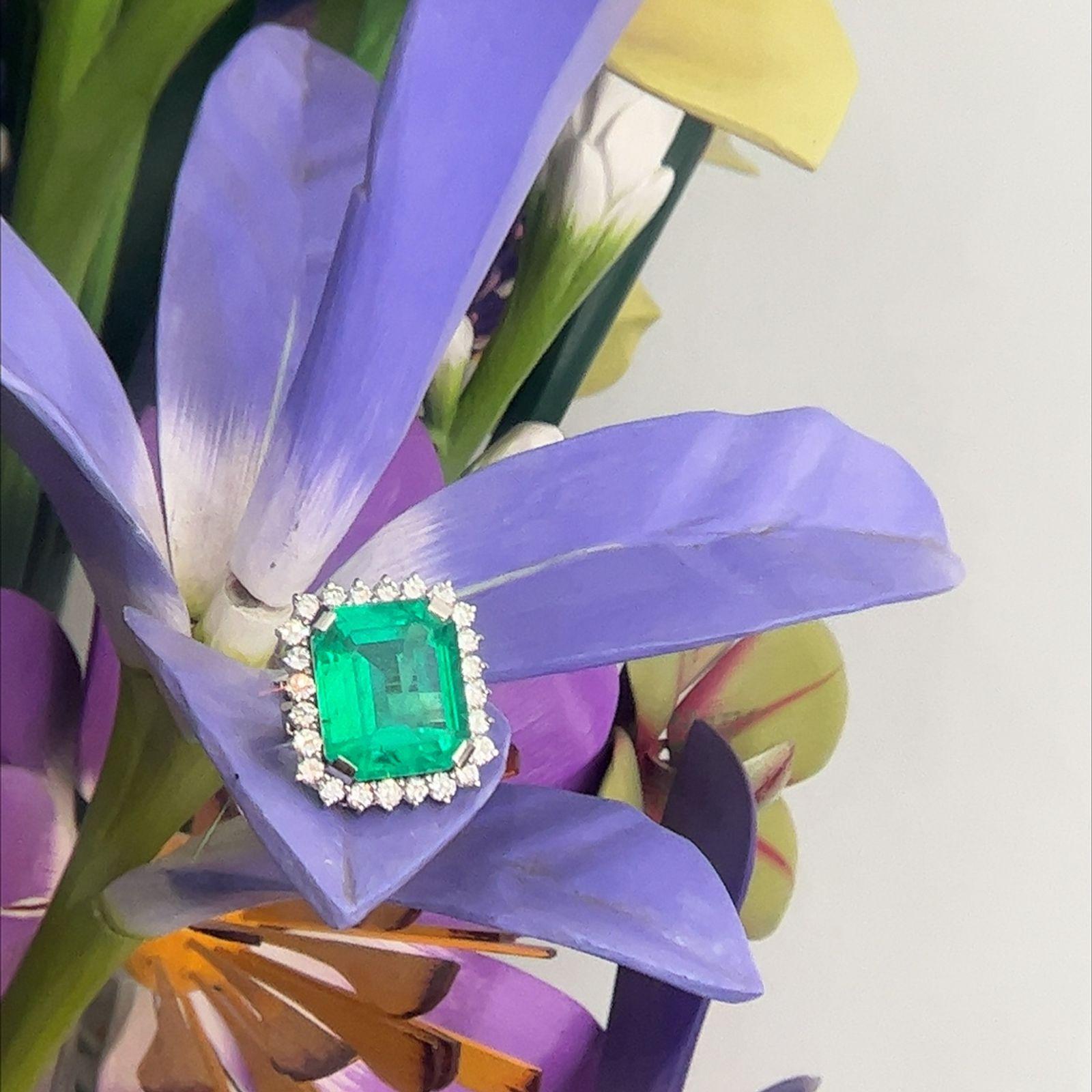 20.95 Carat Emerald Diamod Cocktail Ring, AGL In Excellent Condition For Sale In Beverly Hills, CA