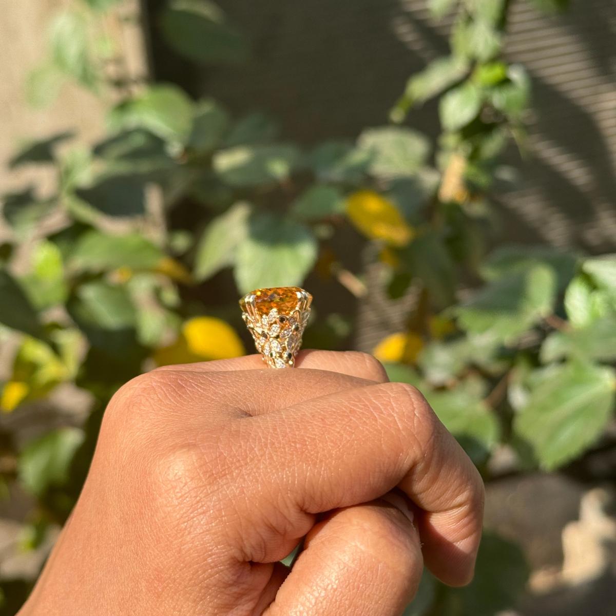 in vendita:  Anello cocktail regale con citrino grande da 20,96 CTW e diamanti in oro giallo 14k 15