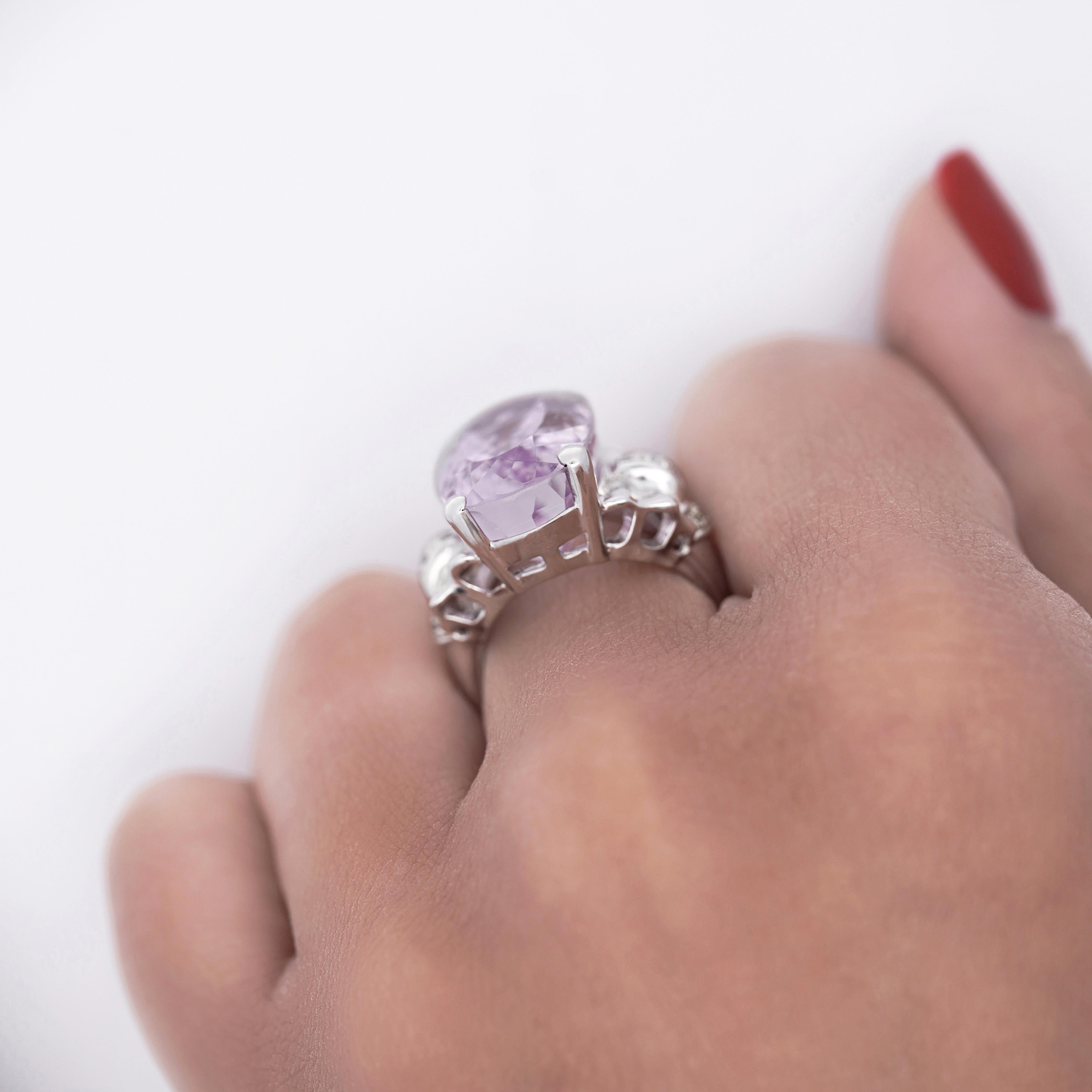 20.96 Oval Light Pink Kunzite and Diamond in Platinum Filigree Cocktail Ring For Sale 4