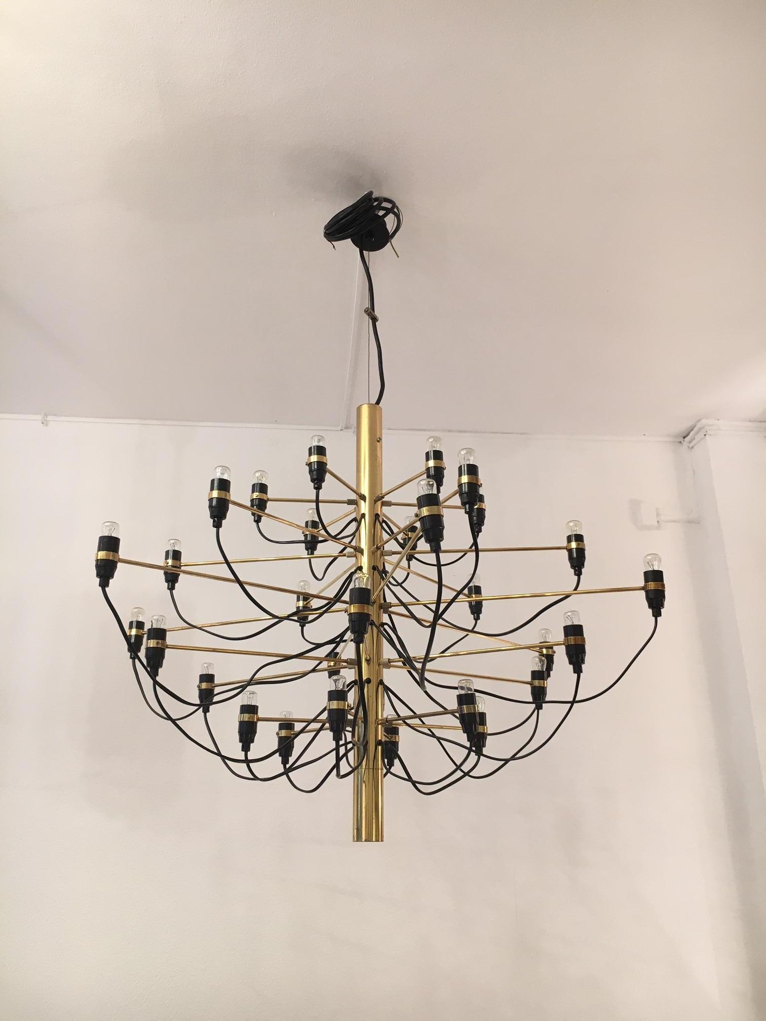 2097/30 Brass Chandelier by Gino Sarfatti, Italy, 1958 For Sale at 1stDibs