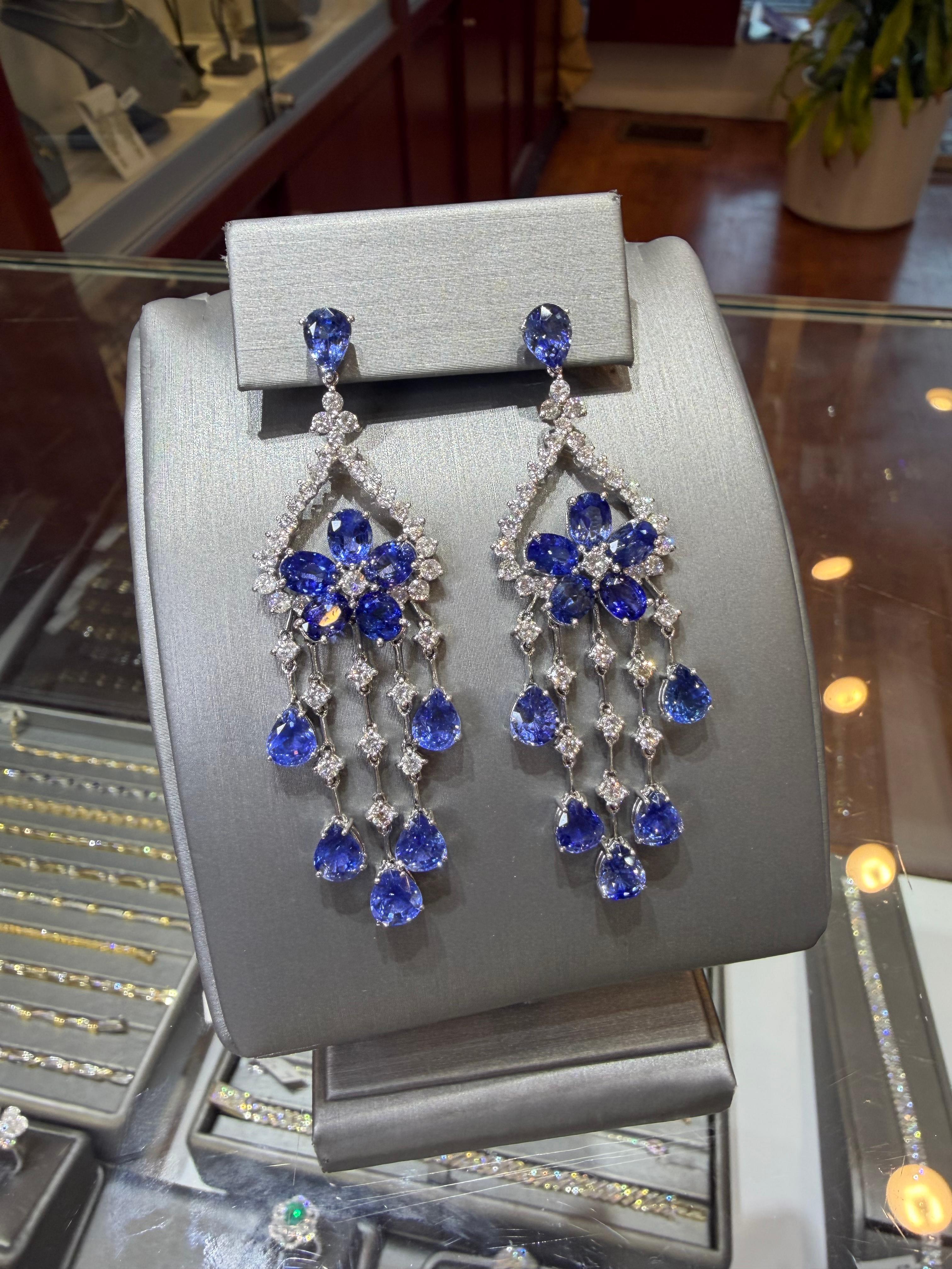 Taglio ovale 20.98ct Ceylon Sapphire & Diamond Chandelier Statement Drop Earrings 18k Gold in vendita