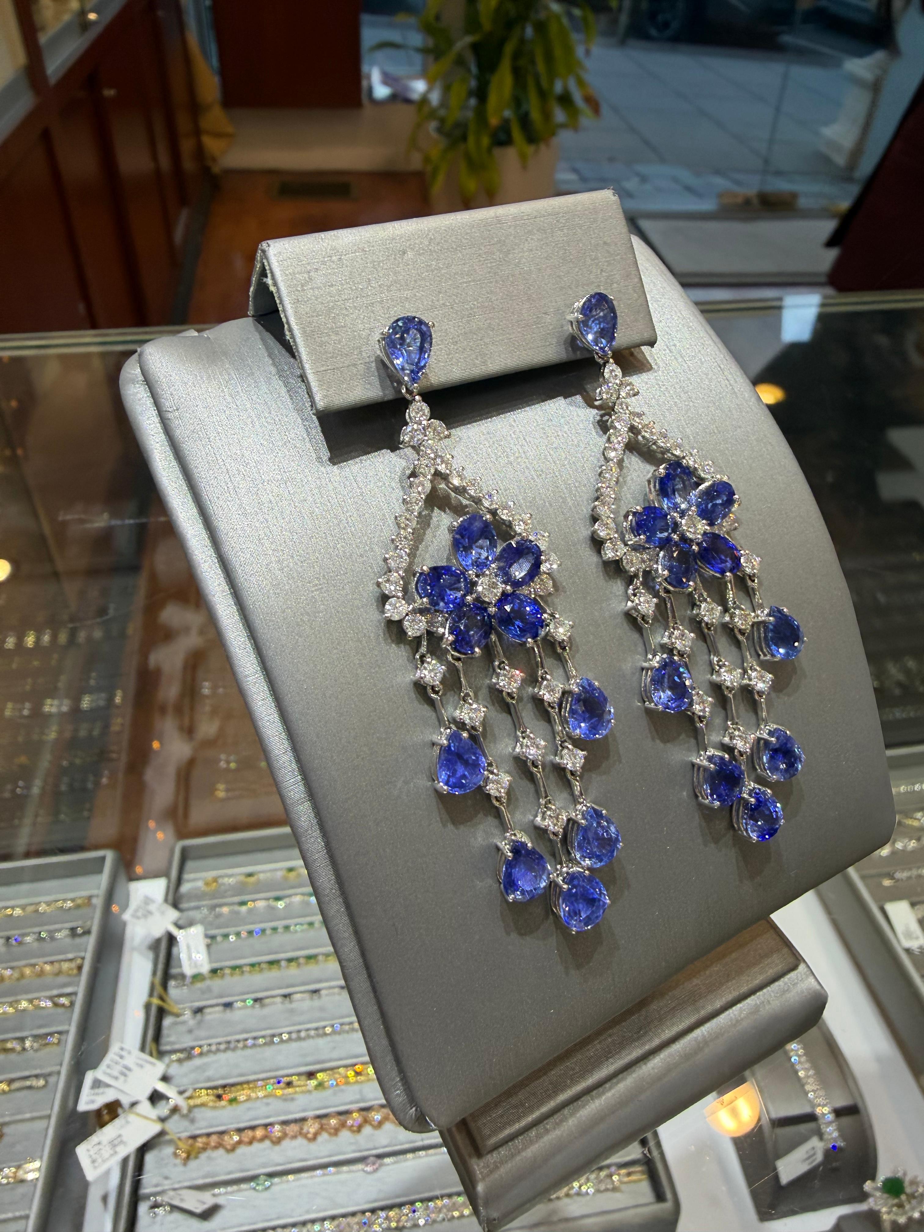 20.98ct Ceylon Sapphire & Diamond Chandelier Statement Drop Earrings 18k Gold In condizioni Nuovo in vendita a Great Neck, NY