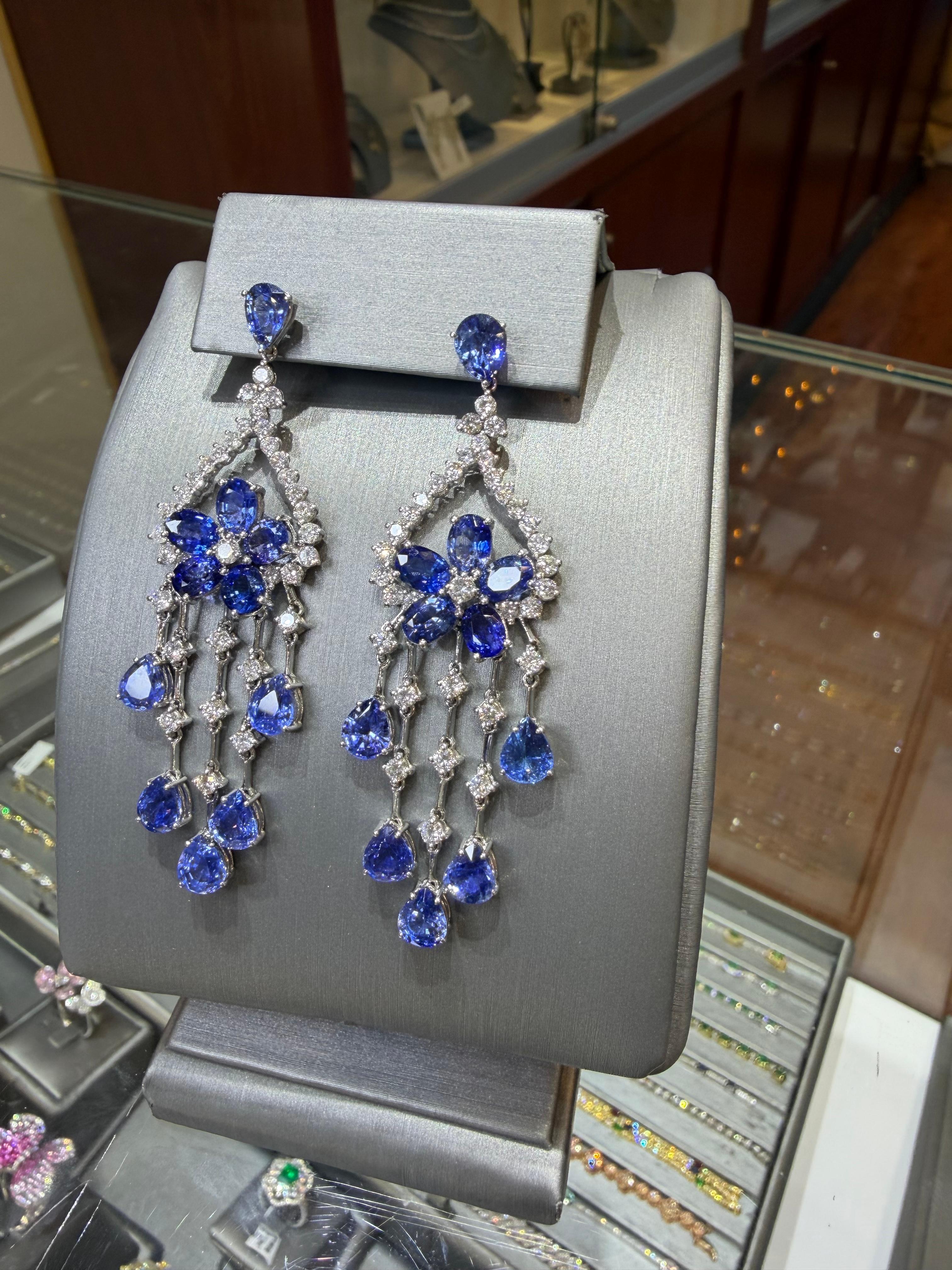 Donna 20.98ct Ceylon Sapphire & Diamond Chandelier Statement Drop Earrings 18k Gold in vendita