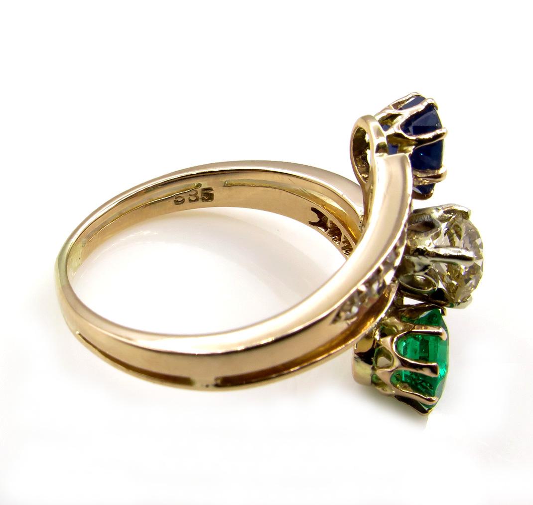 2.09 Carat Green Emerald Sapphire Old Mine Cushion Diamond Crossover Gold Ring In Good Condition In New York, NY