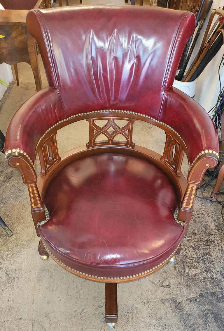 American 20C Burgundy Executive Swivel Chair For Sale