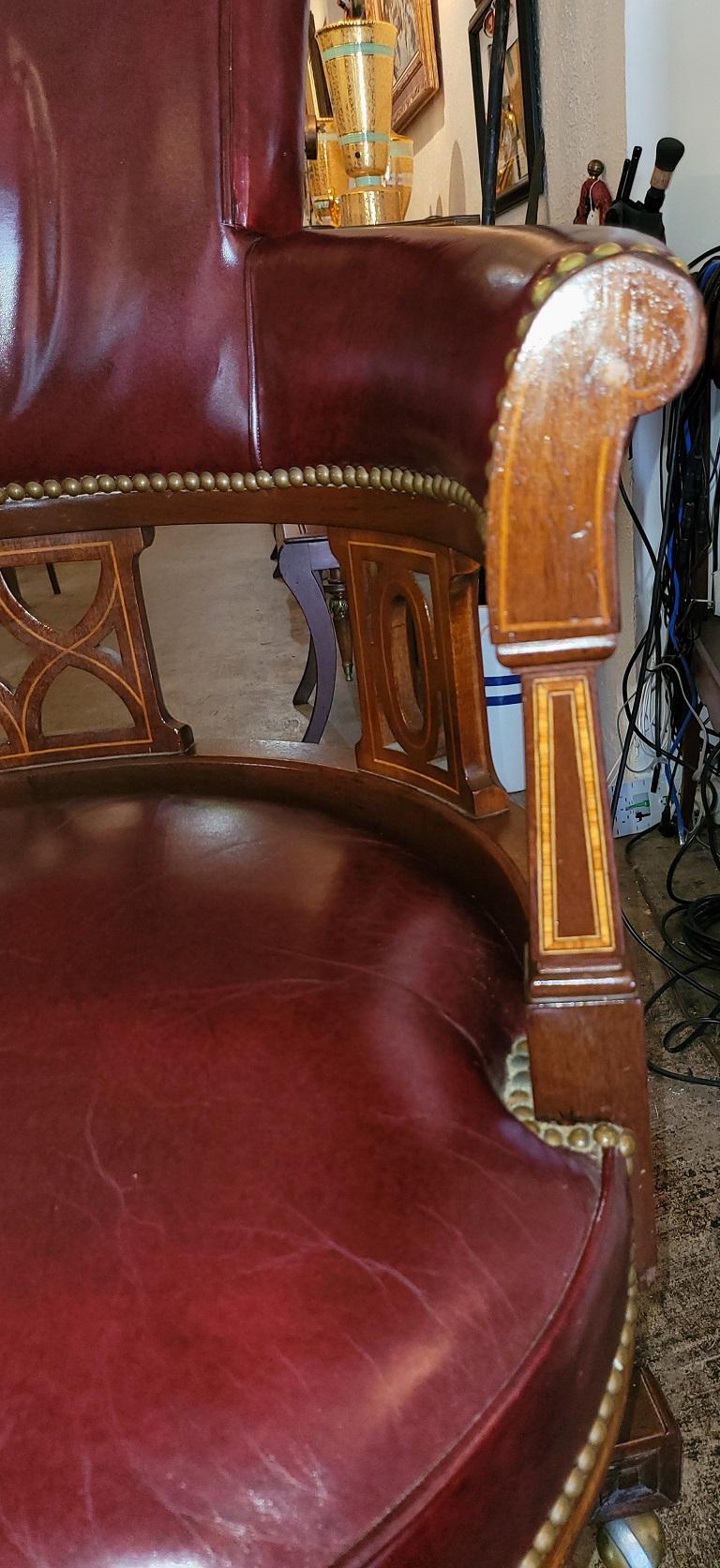 20th Century 20C Burgundy Executive Swivel Chair For Sale