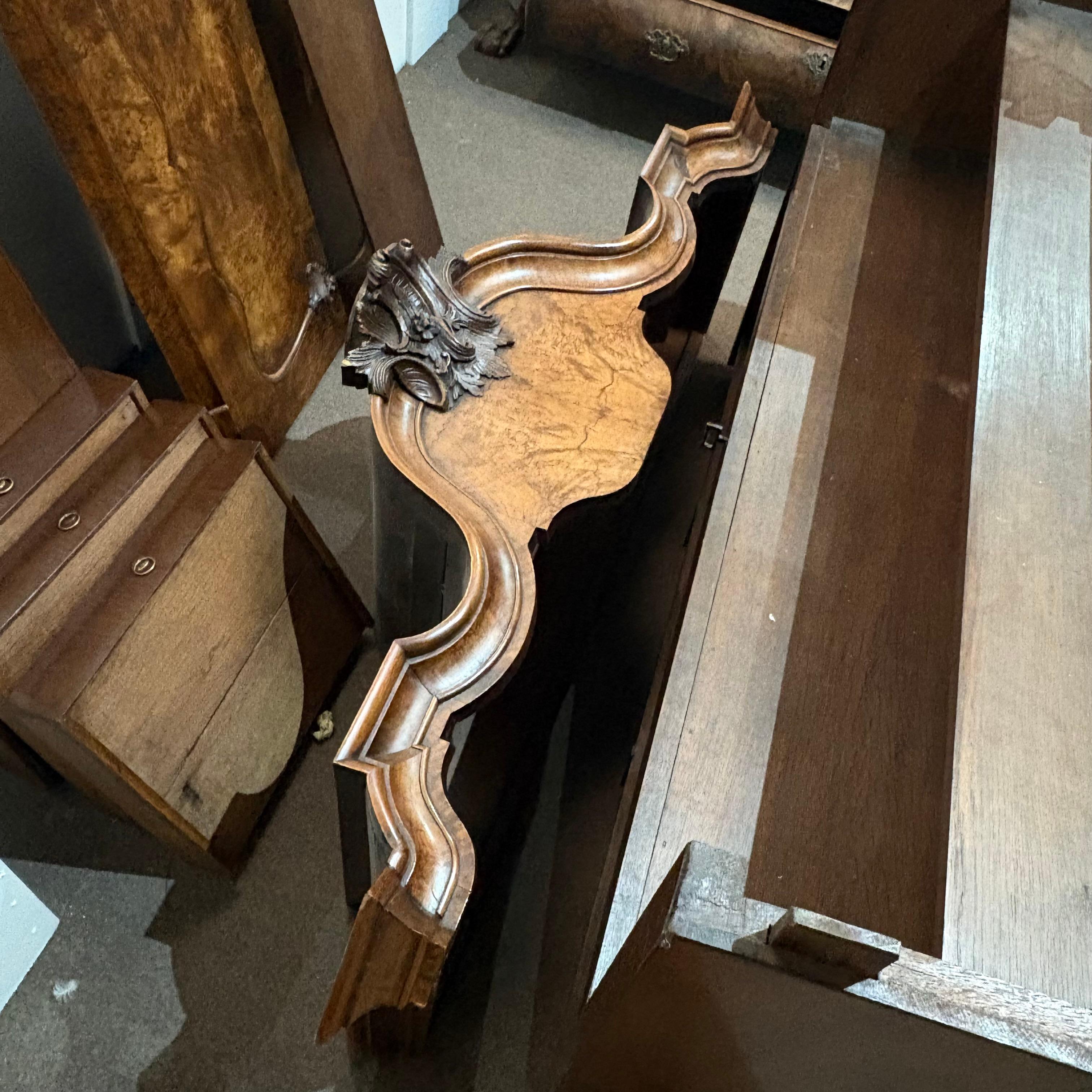 Prensa de lino de nogal holandés 20C con forma de bomba en Bueno estado para la venta en London, GB