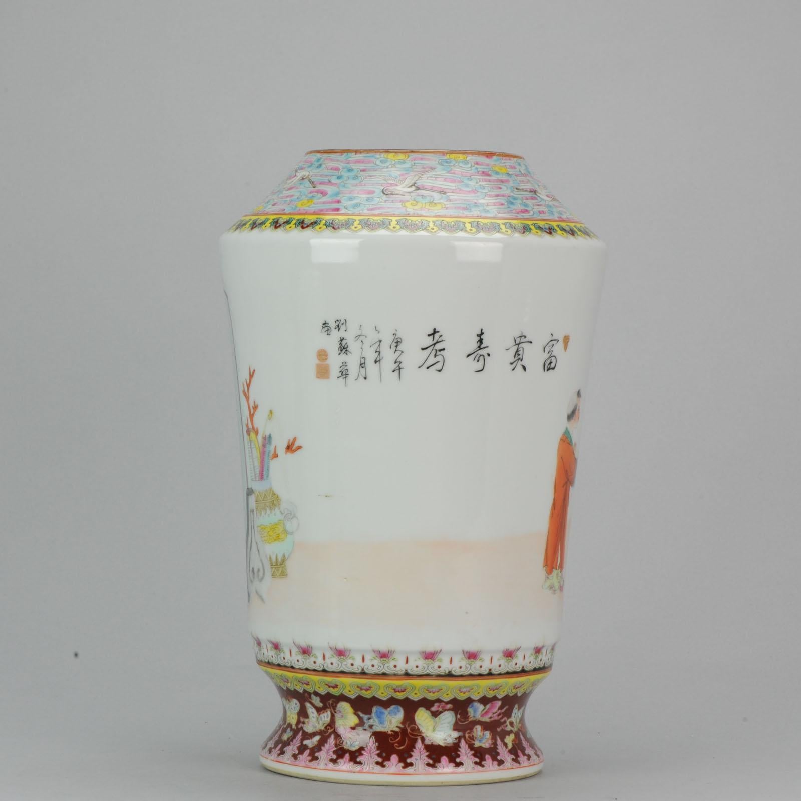 Porcelaine Vase en porcelaine chinoise PRoC 1970-1980 Figures Famille Rose Garden, XXe siècle en vente