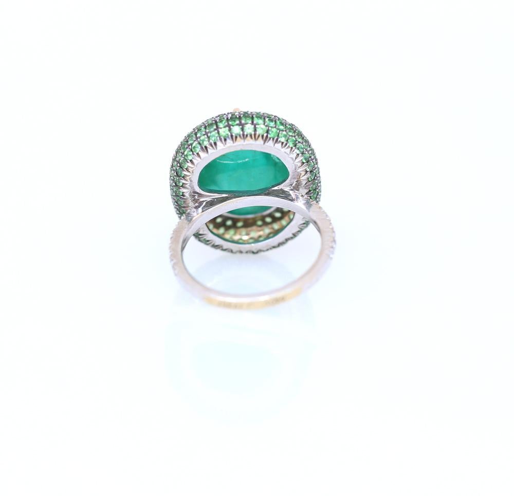 20 Carat Cabochon Emerald Diamonds Ring White 18 Karat Gold, 1970 1