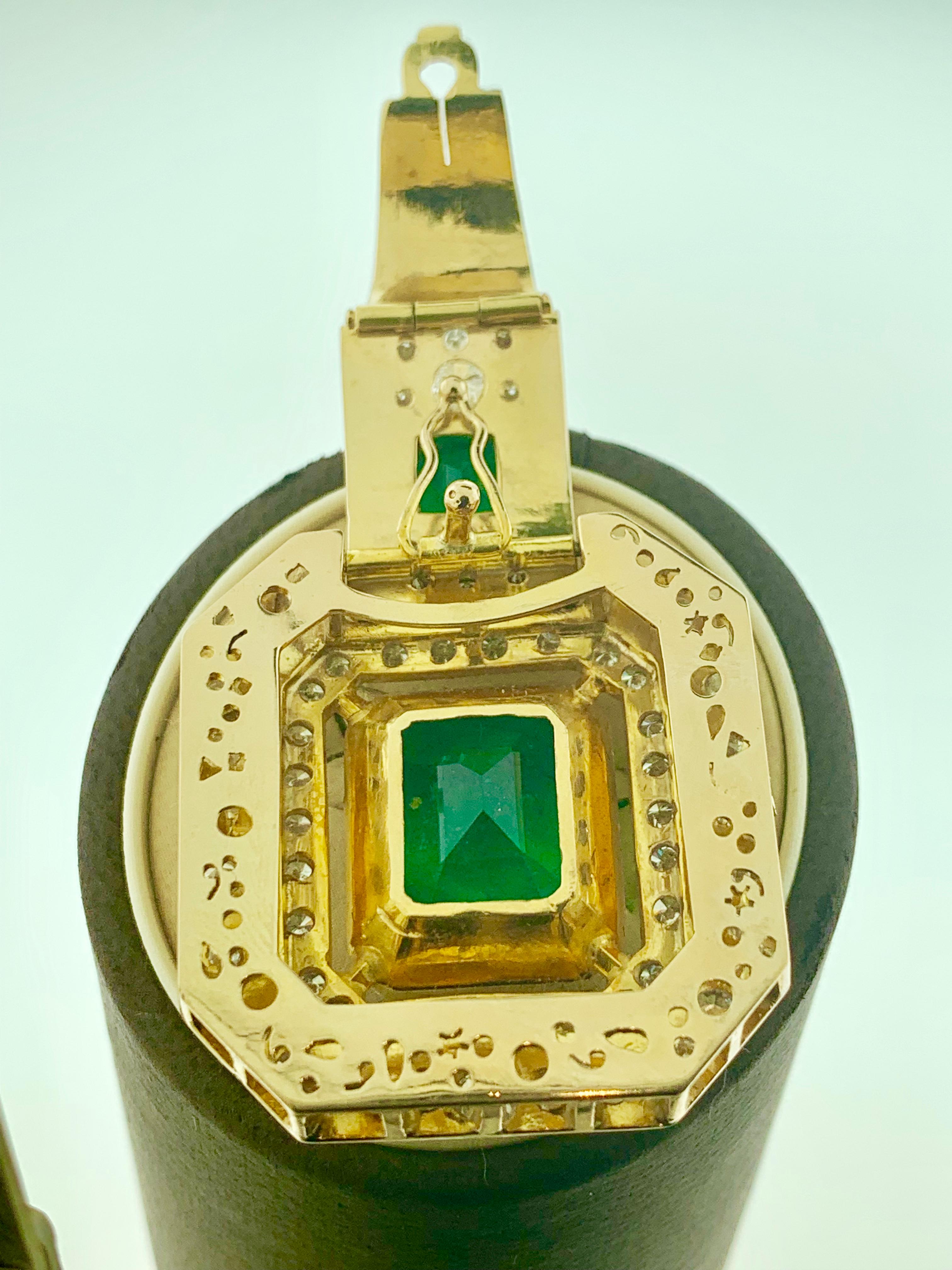 AGL Certified Minor 20 Ct Colombian Emerald & 5 Ct Diamond Pendent/Necklace 14K In Excellent Condition In New York, NY