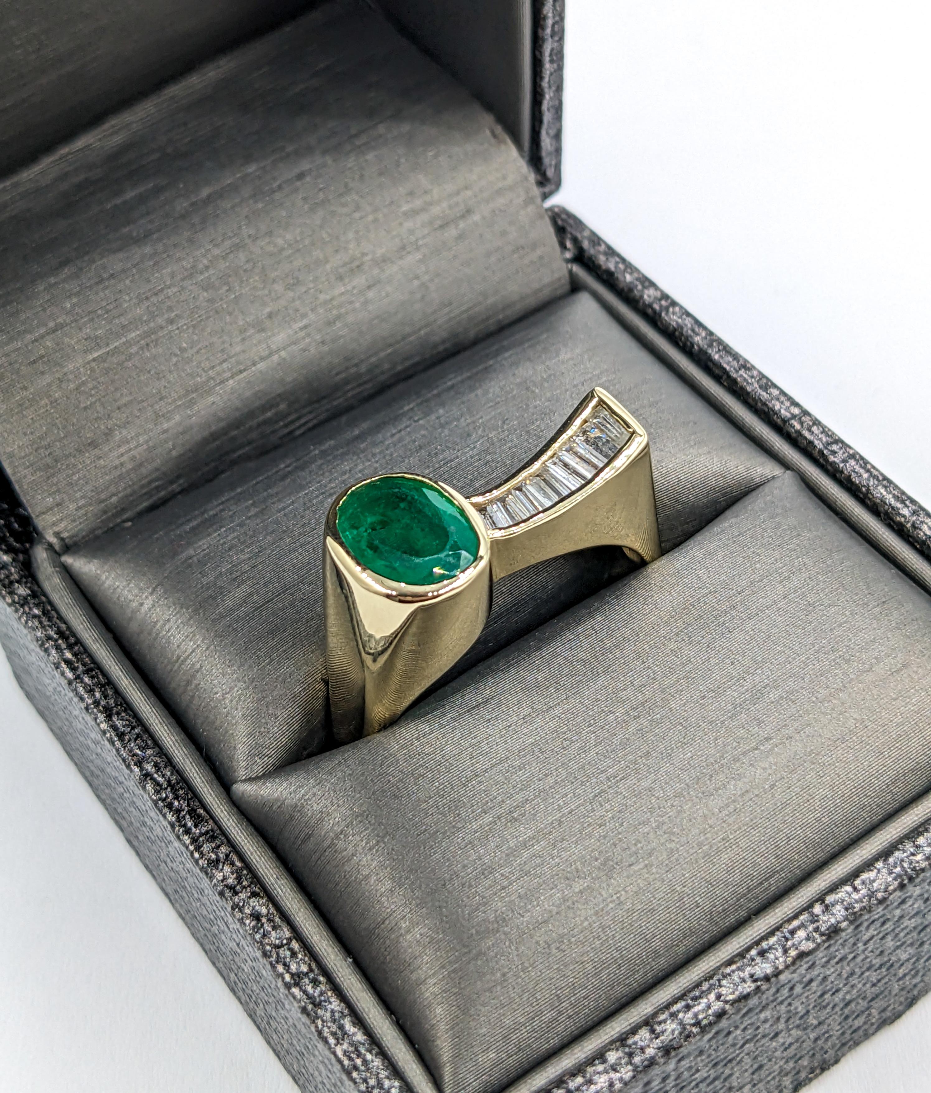 Unique Vintage 2.0ct Emerald & Baguette Diamond Statement Ring in 14K Gold

Elevate your style with this stunning emerald ring, meticulously crafted in lustrous 14 karat yellow gold. This ring boasts a magnificent 2.0 carat emerald centerpiece,