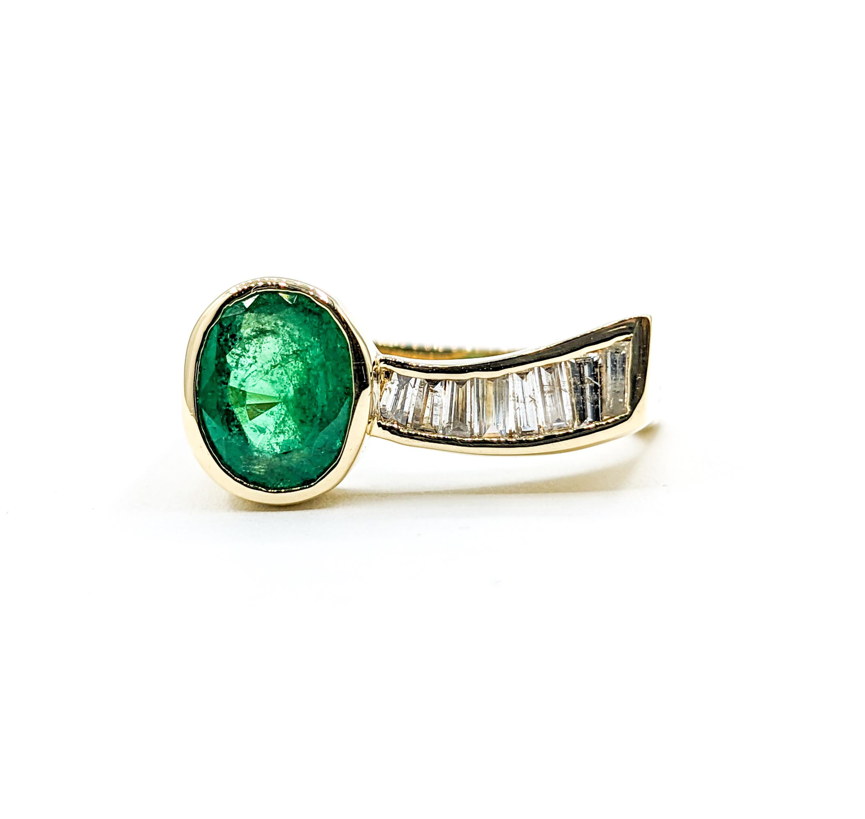 2.0ct Emerald & Baguette Diamond Statement Ring in 14K Gold For Sale 3