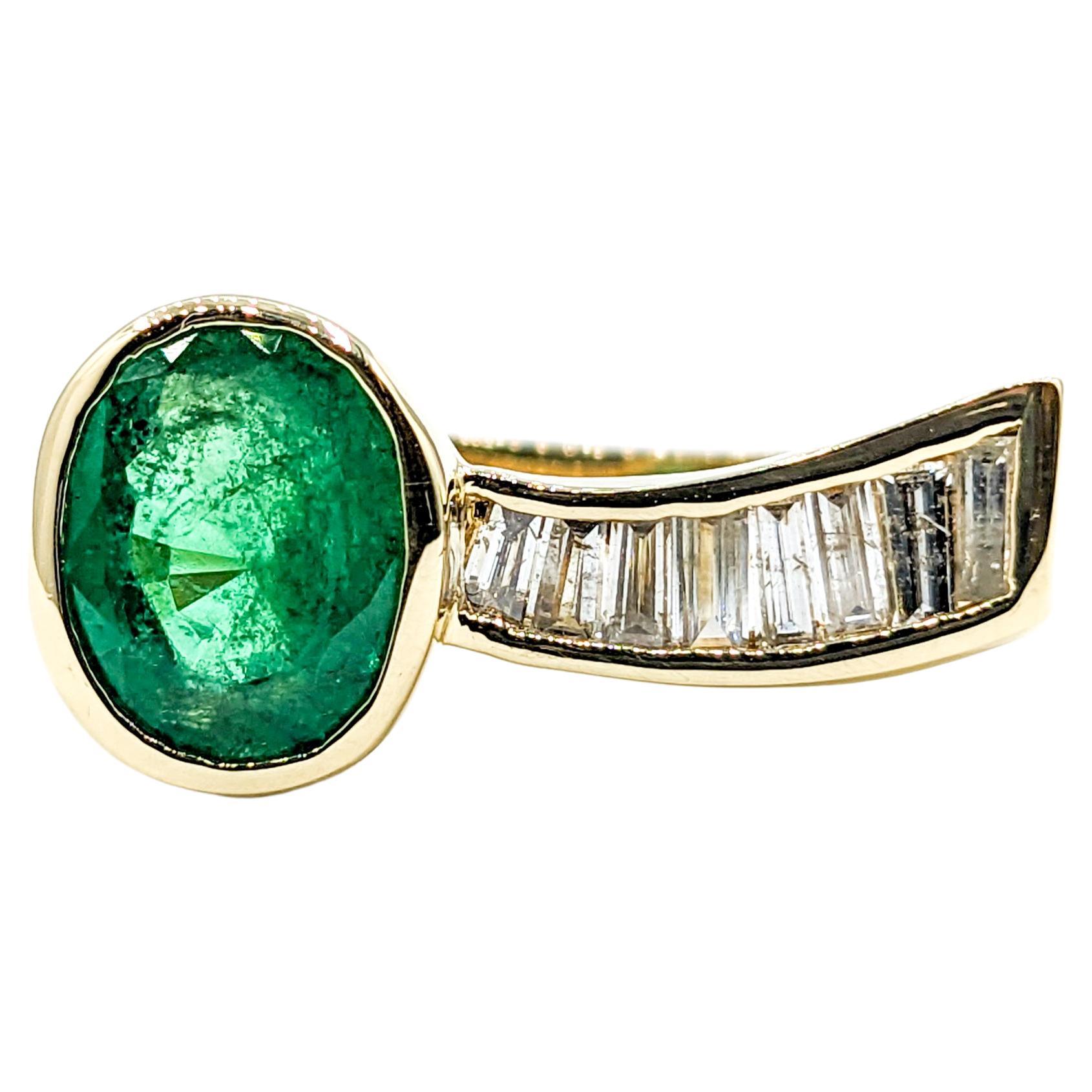 2.0ct Emerald & Baguette Diamond Statement Ring in 14K Gold For Sale