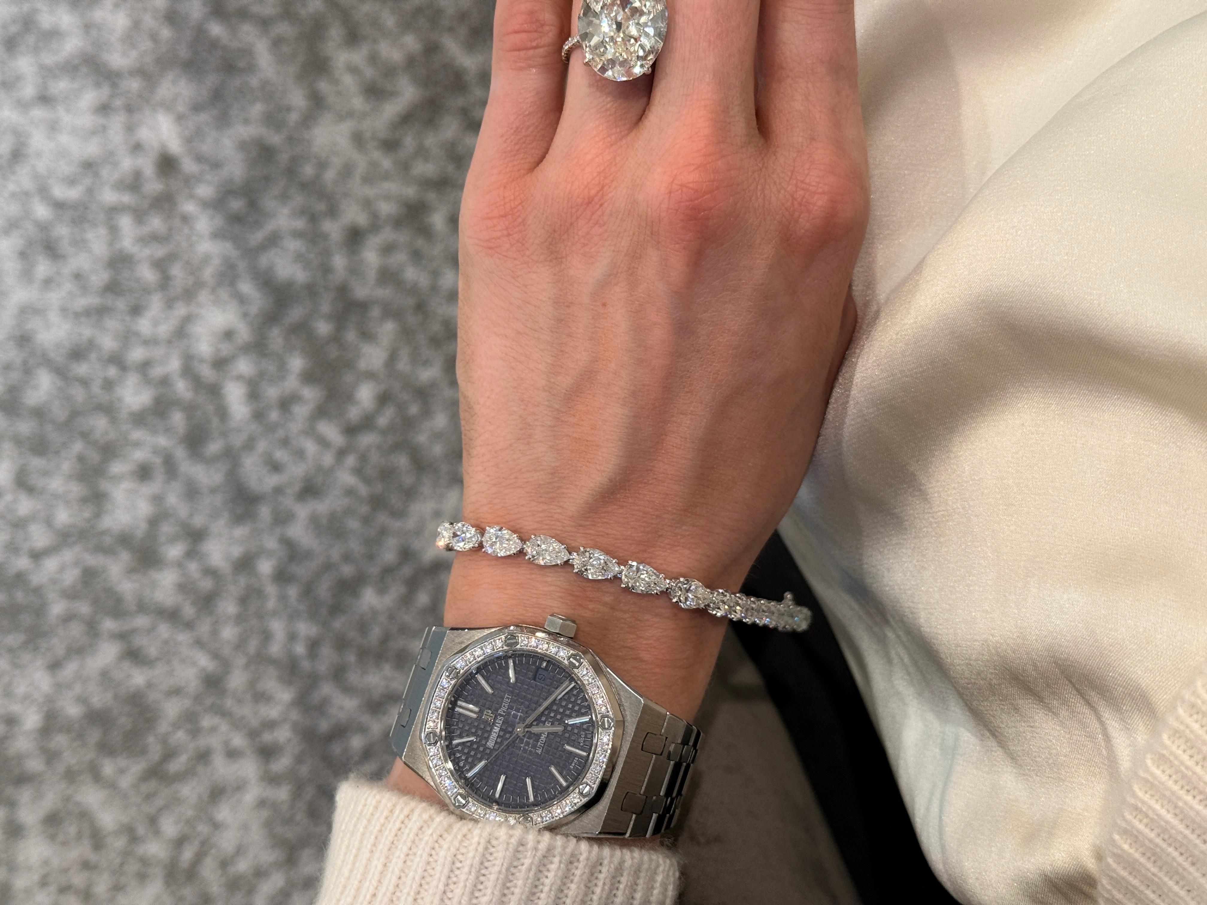 Pulsera de tenis con diamantes pera de lado, 20 ct, certificados por el GIA en Nuevo estado para la venta en Victoria,, AU