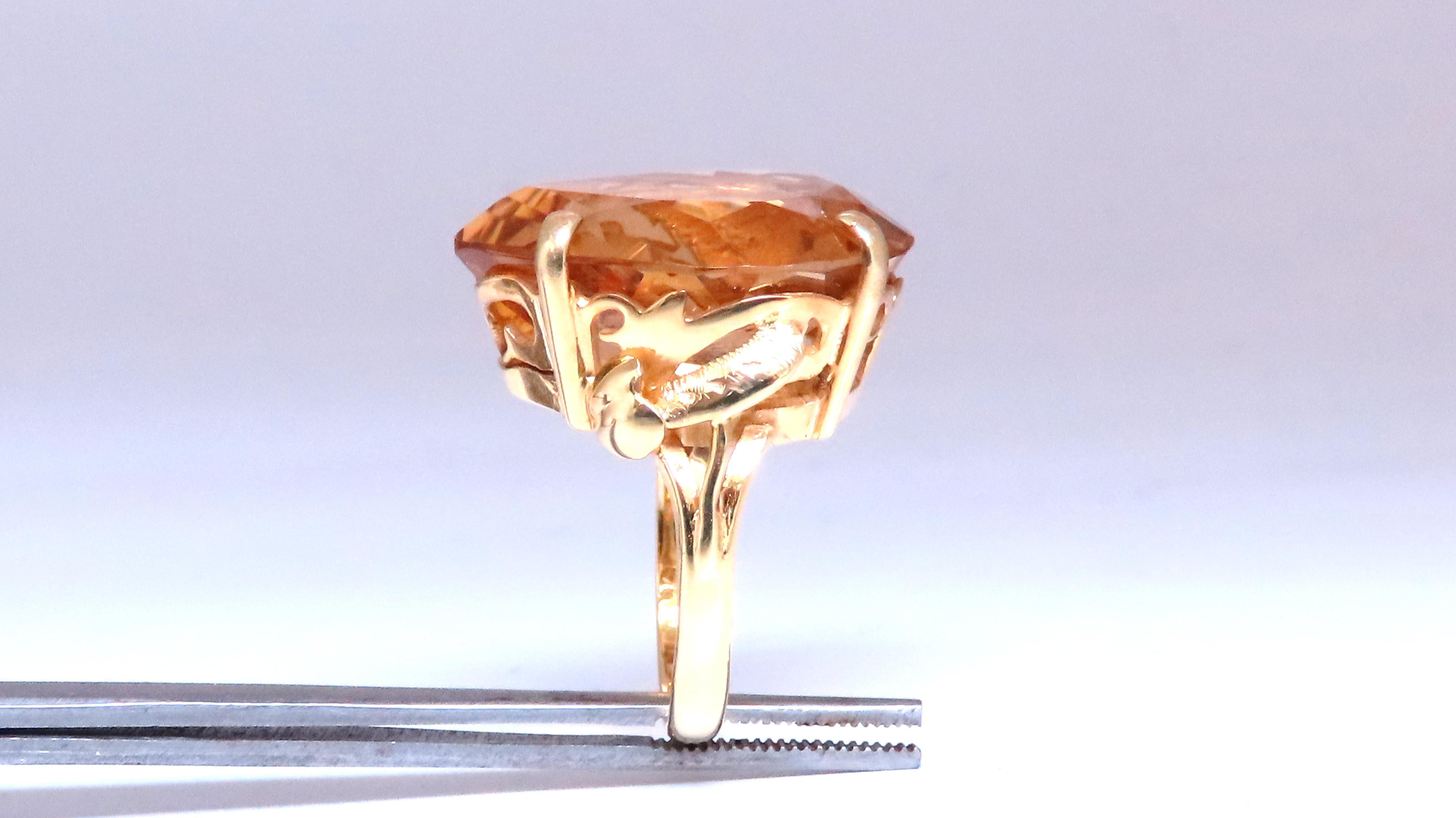 20ct. Natural Pear Citrine Victorian Solitaire Style Ring 18kt Gold Ref 12298 In Excellent Condition For Sale In New York, NY