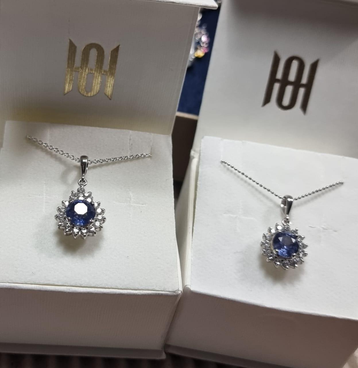 2.0ct  Oval Natural Blue Sapphire Necklace In New Condition In Lanham, MD