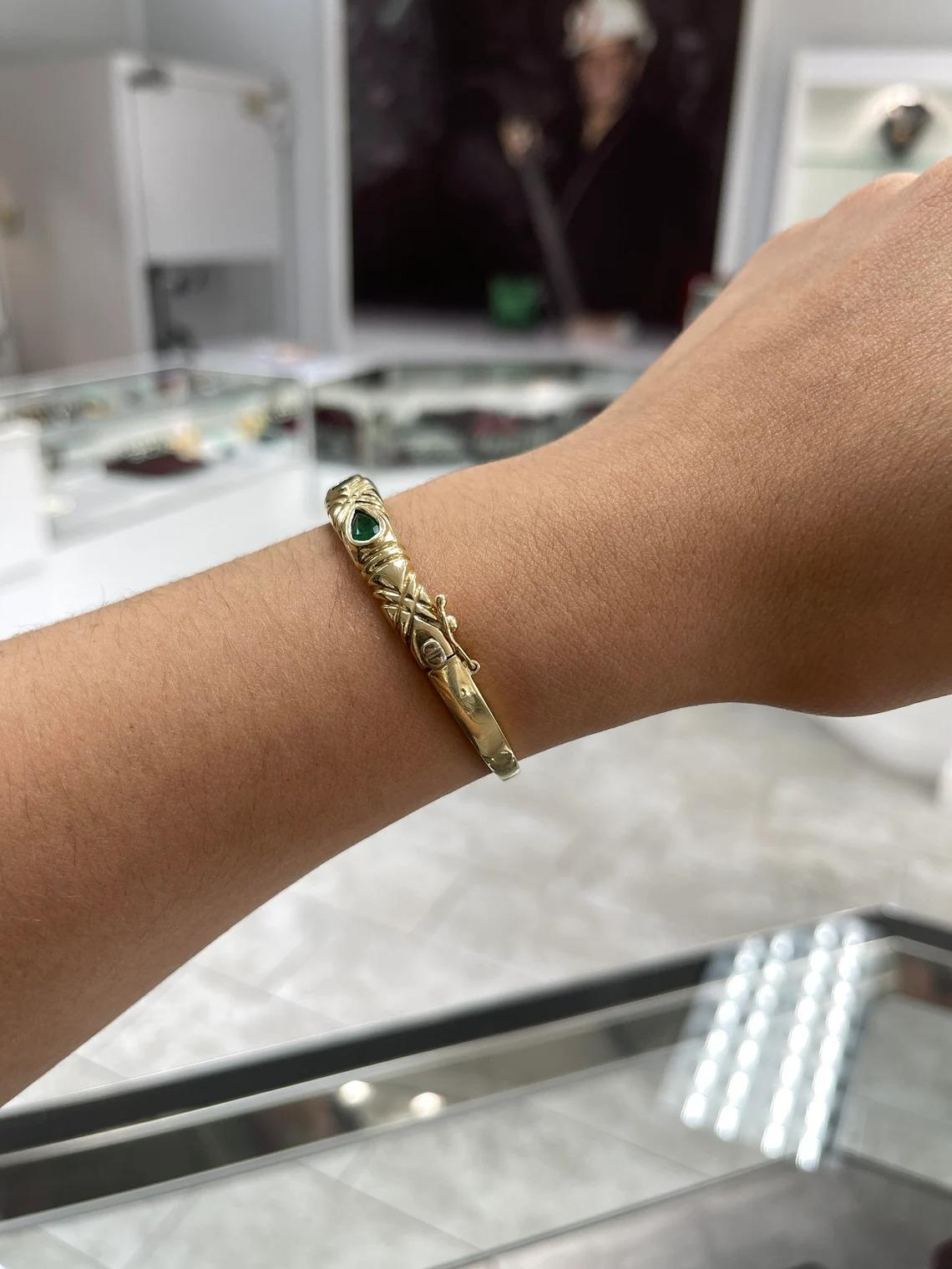 emerald stone bracelet