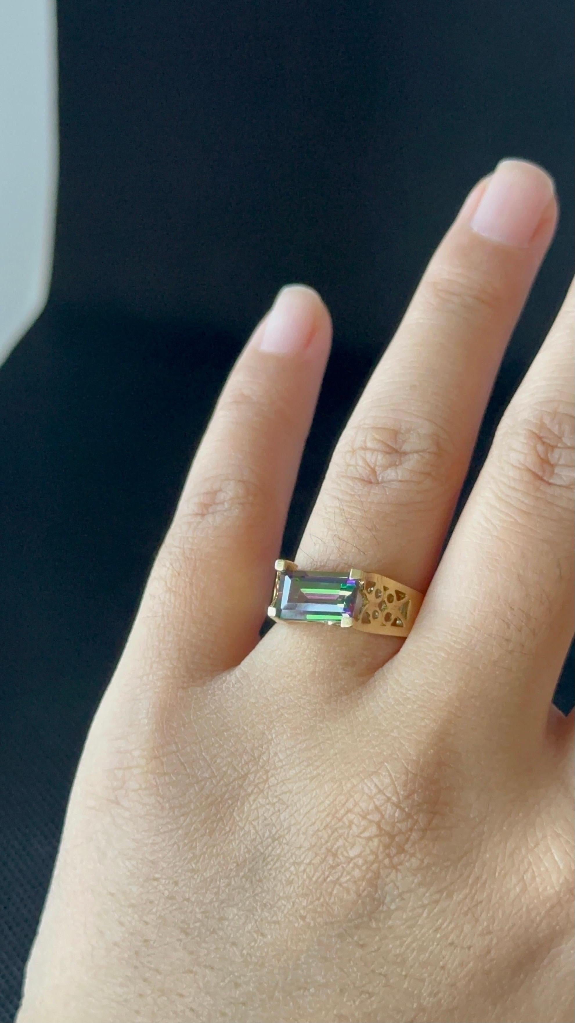Baguette Cut 2.0ctw Amethyst 14k Yellow Gold Ring For Sale