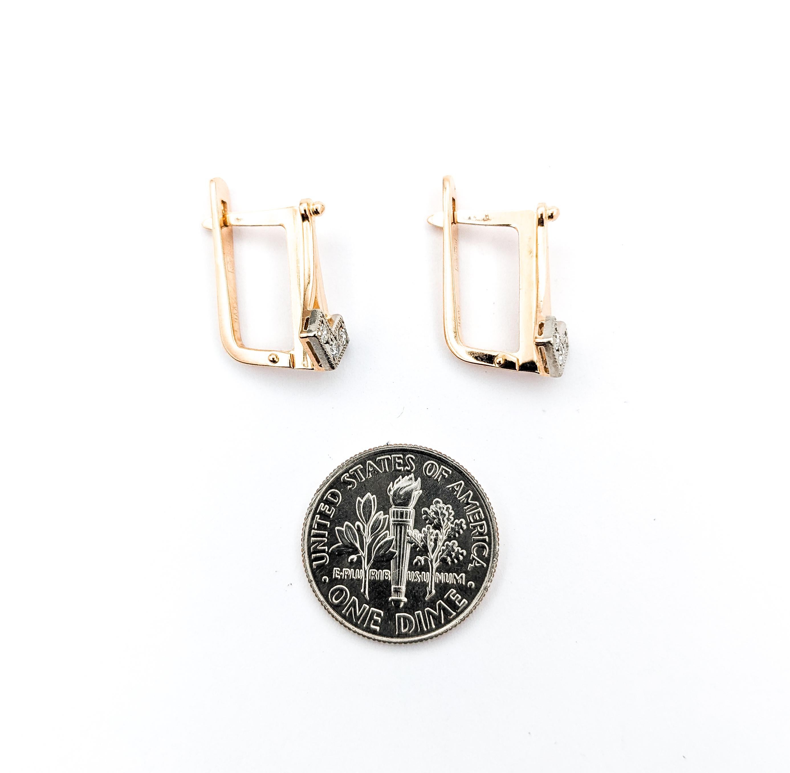 Boucles d'oreilles à levier en or rose avec un diamant de 0,20ctw en vente 1