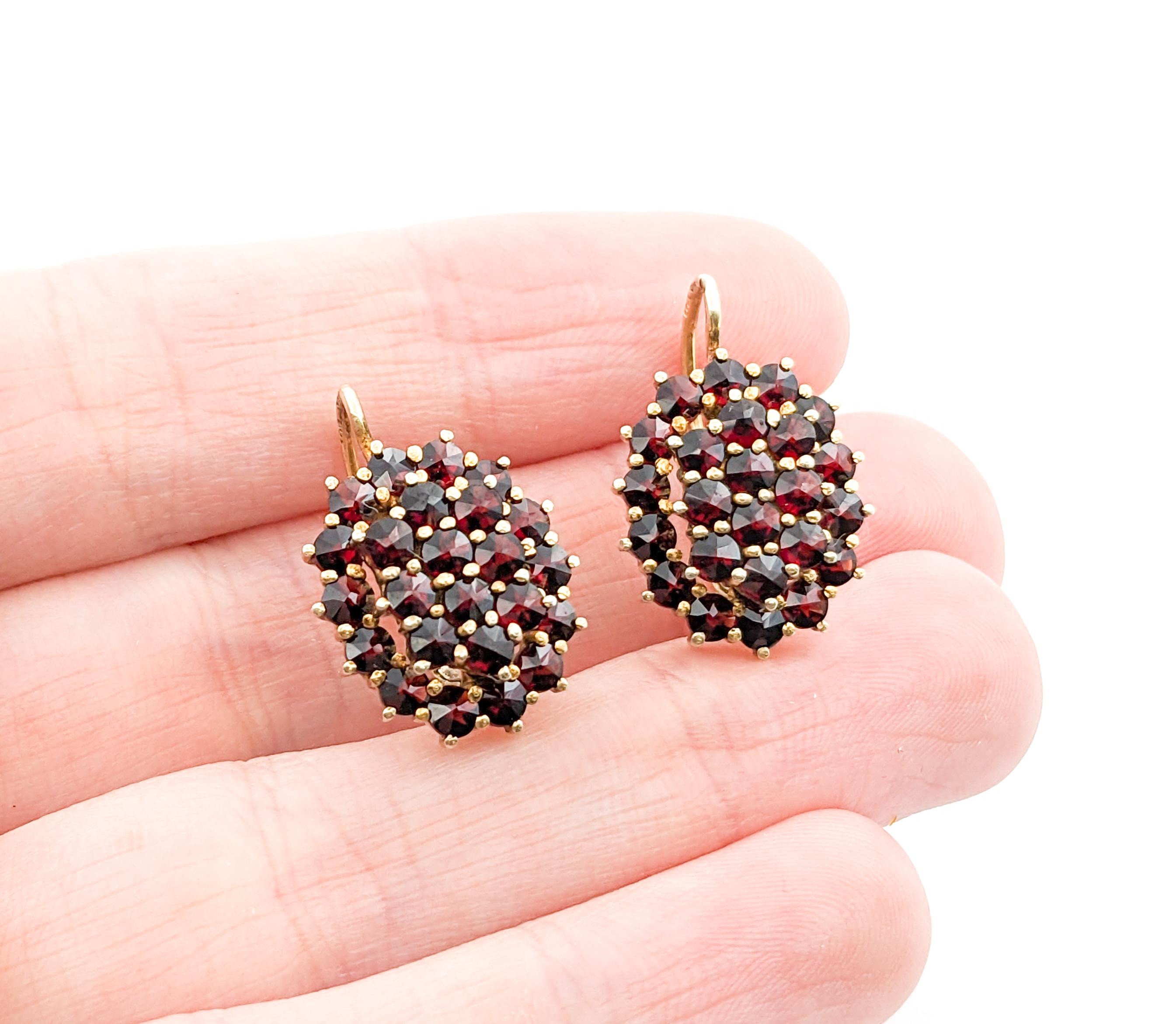 Round Cut 2.0ctw Garnets Vintage Earrings In Yellow Gold For Sale