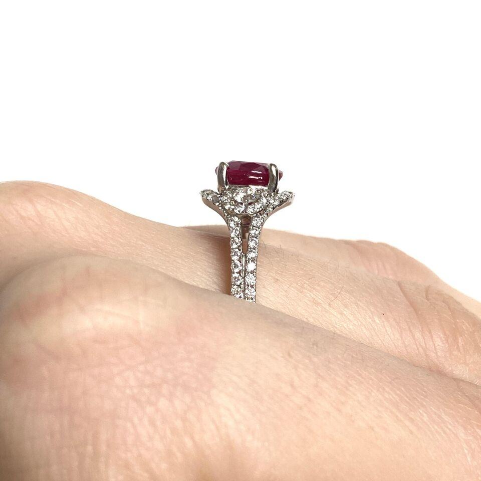 Oval Cut 2.0ctw Ruby & Diamond Ring 18K White Gold 6.5US For Sale