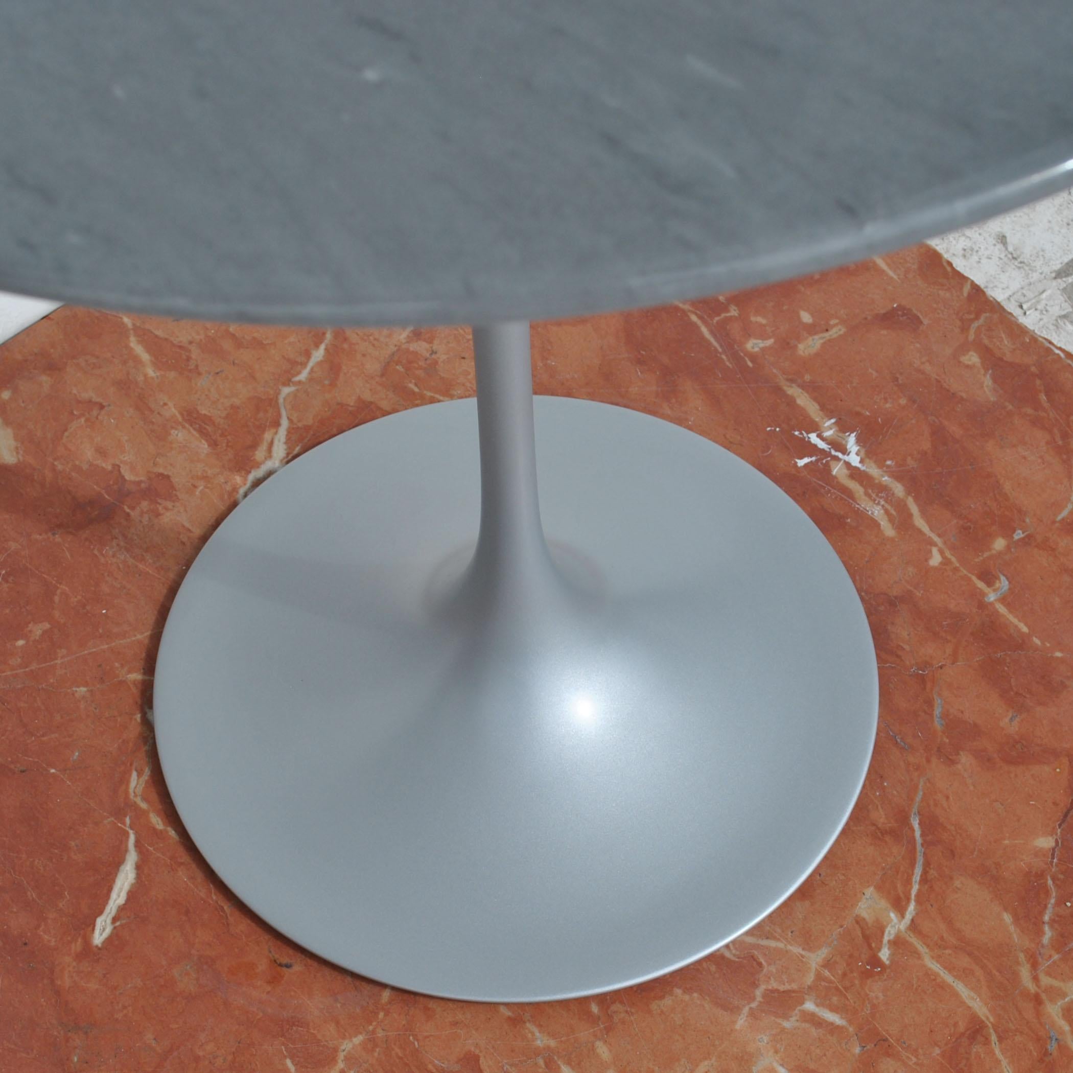  Knoll Saarinen Grey Marble Tulip Table In Good Condition In Pasadena, TX