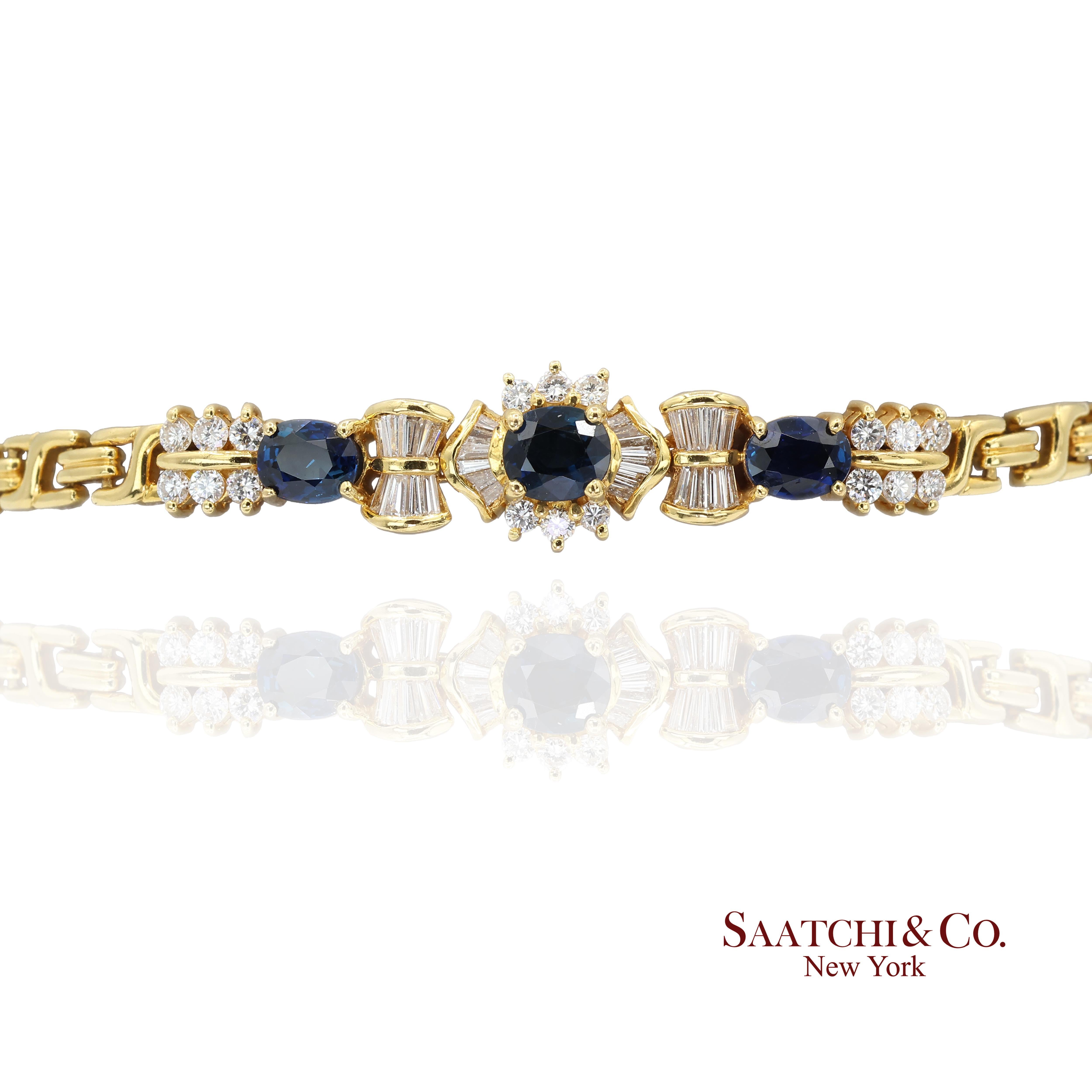 Bracciale in oro giallo 20k 850 con zaffiri naturali e diamanti naturali In condizioni ottime in vendita a New York, NY