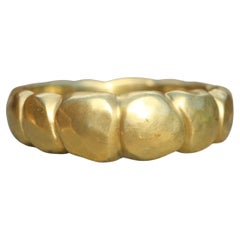 20k California Gold 7mm Hammered Cobbled Tapered Dome Band