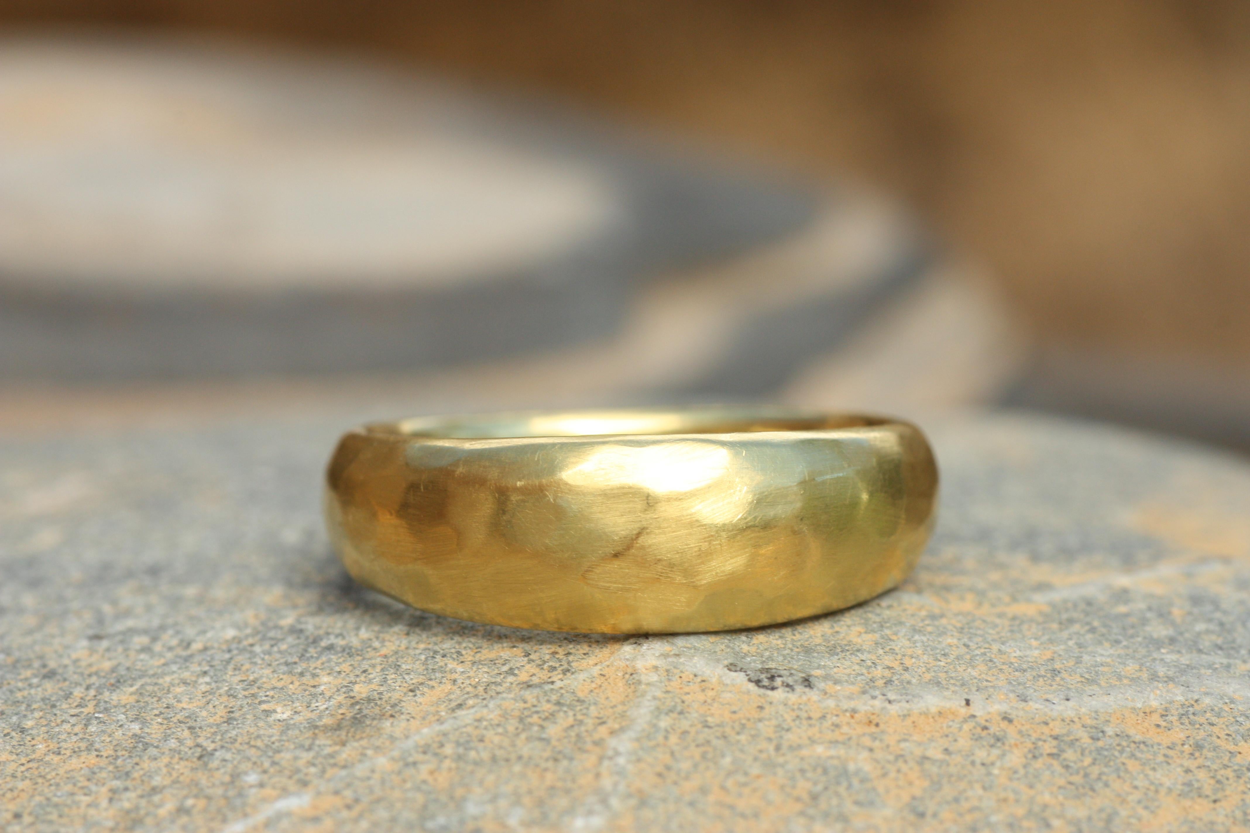 En vente :  20k California Gold 8mm Domed Hammered Wedding Band Handmade by Bracken Jewelers (en anglais) 2