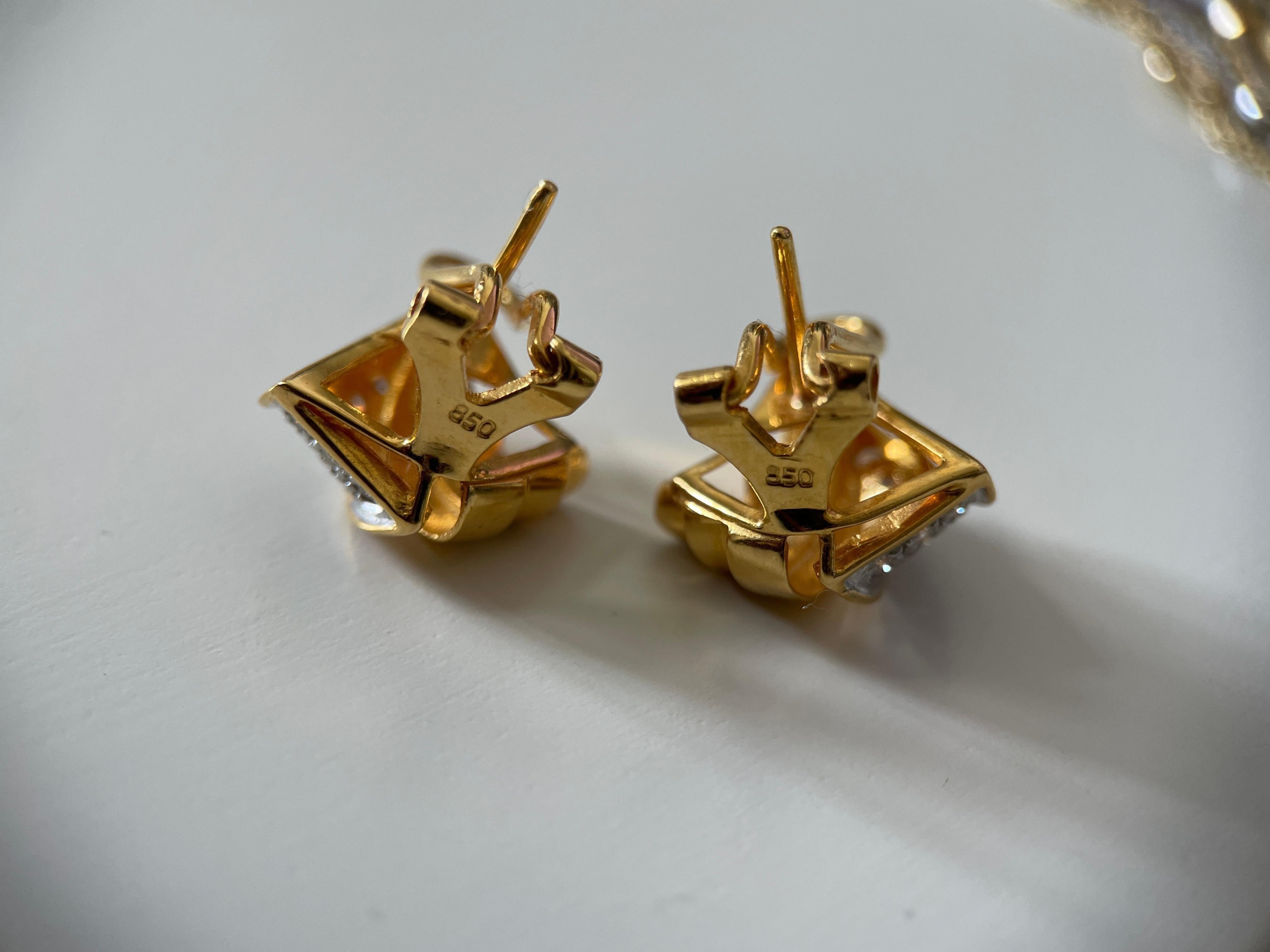 Women's 20K gold and diamonds vintage style clip on Earrings - 850 Pure Gold 6.75g For Sale
