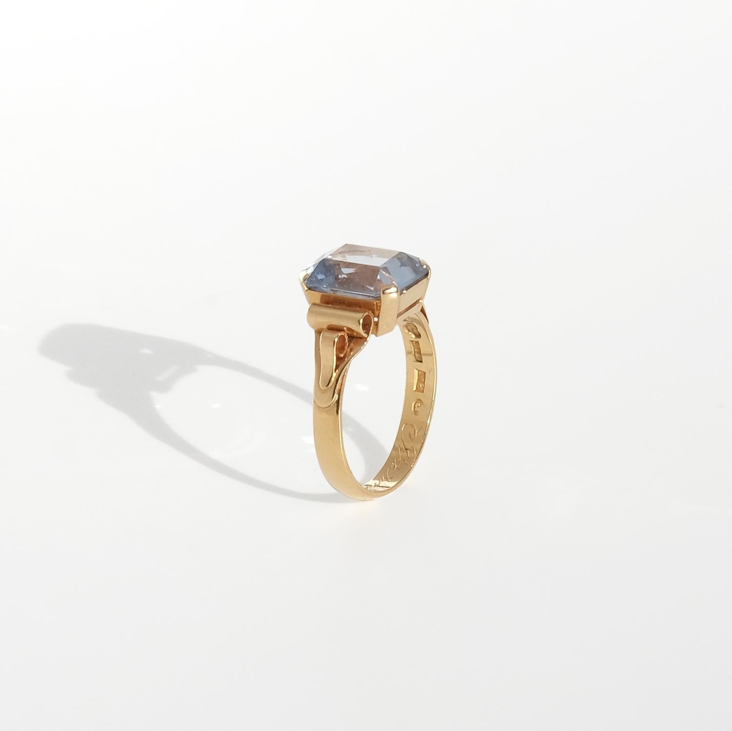 Anello in oro 20 carati con pietra di spinello Realizzato nel 1884 in vendita 4