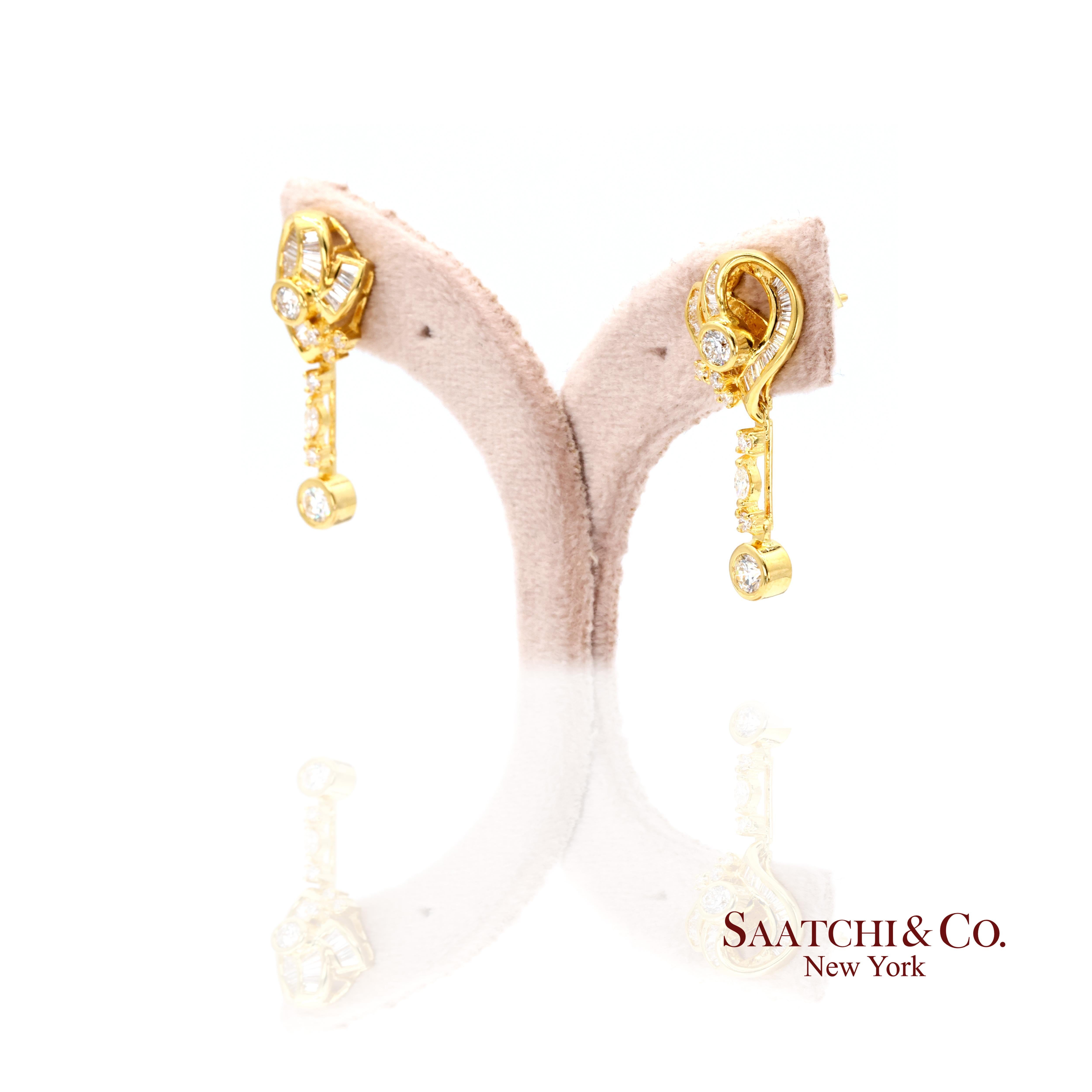 Orecchini in oro e diamanti

Peso totale dell'articolo: 8,2 grammi
Dimensioni: Lunghezza: 31,0 mm X Larghezza: 13,0 mm X Altezza: 18,0 mm
1:
Pietra primaria: Diamante
Peso in carati primario: 2.0 Ct.
Taglio della pietra primaria: Tondo -