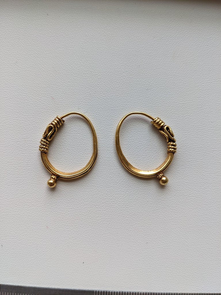 20k Yellow Gold Fancy Antique Hoop Earrings from India For Sale at 1stDibs